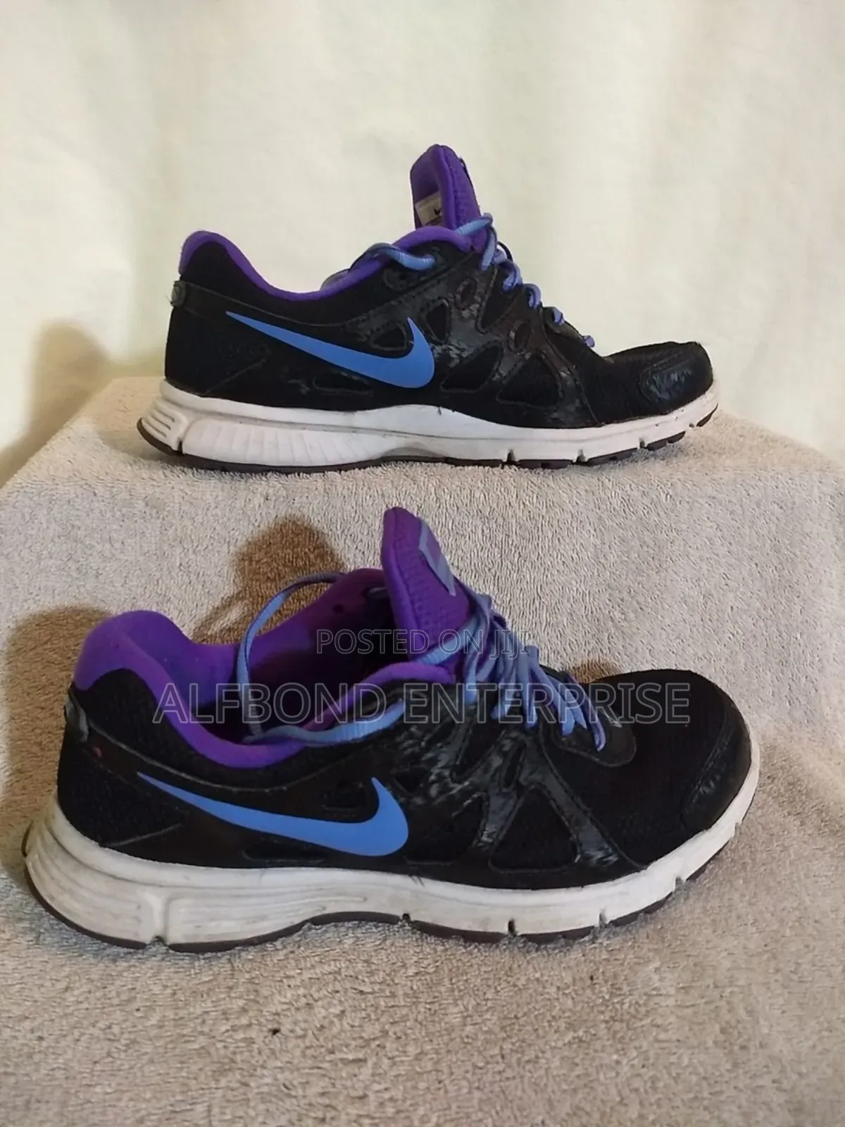 Nike Revolution 2 Women Running Shoes Women’S Size 8.5 Us