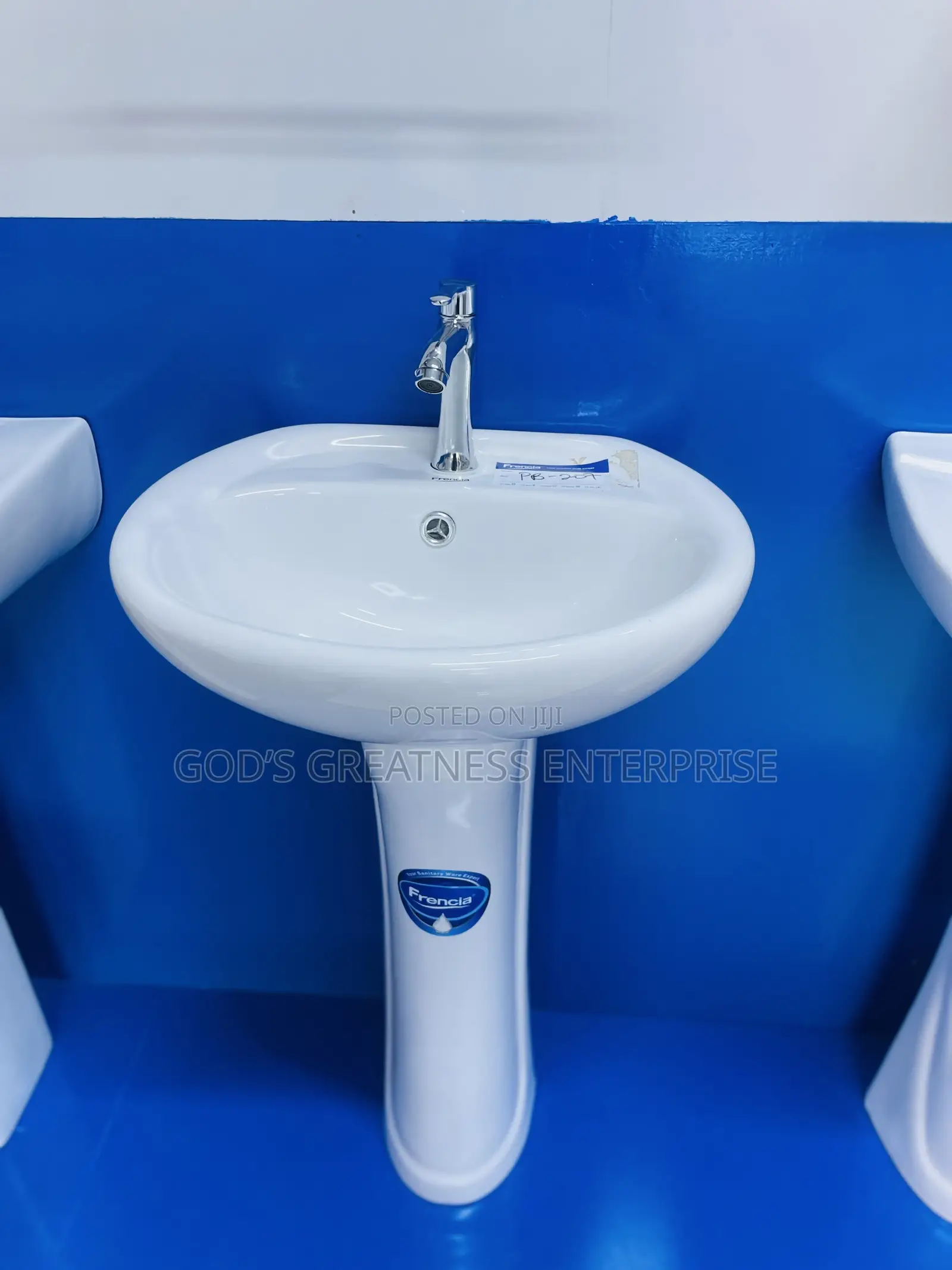 Round Basin and Stand