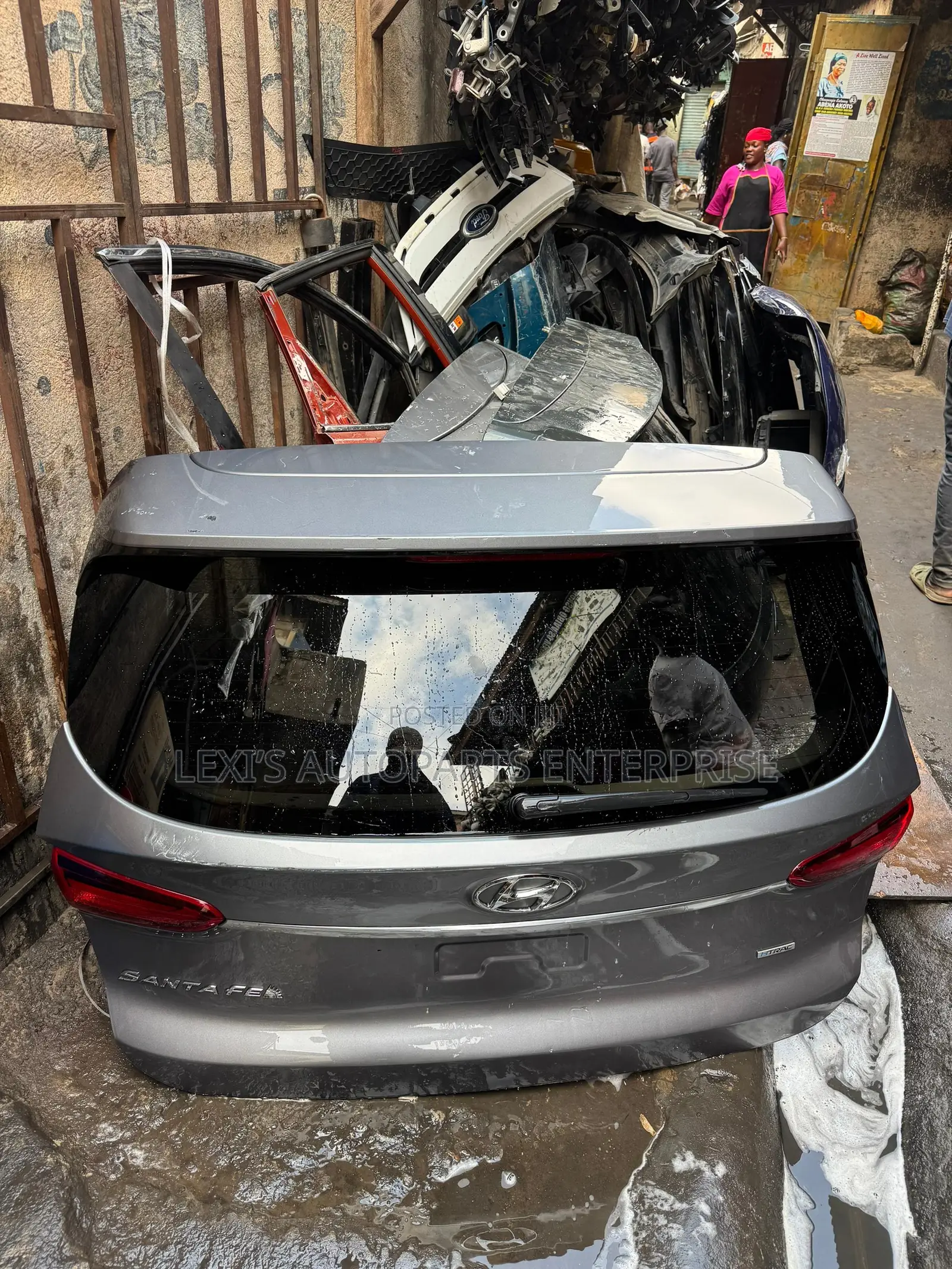 Hyundai Santa Fe 2019,2020,2023 Tailgate / Boot Available