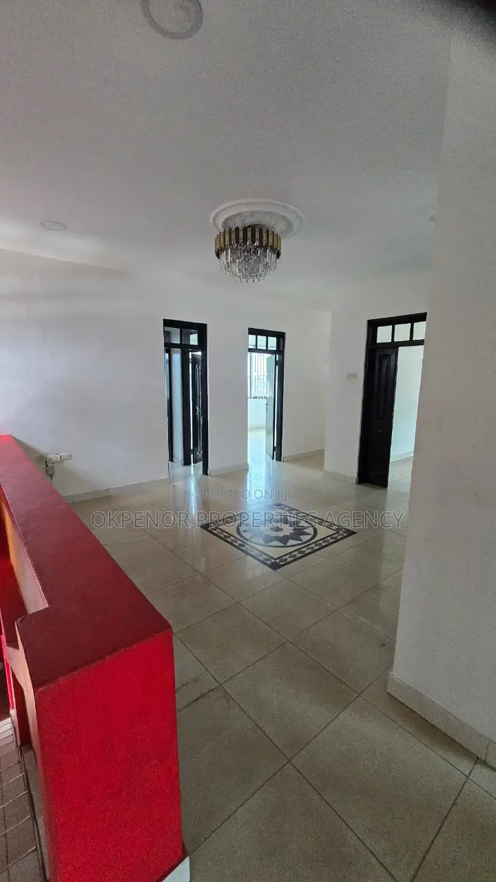 2bdrm House in Osu, Oxford Street for rent