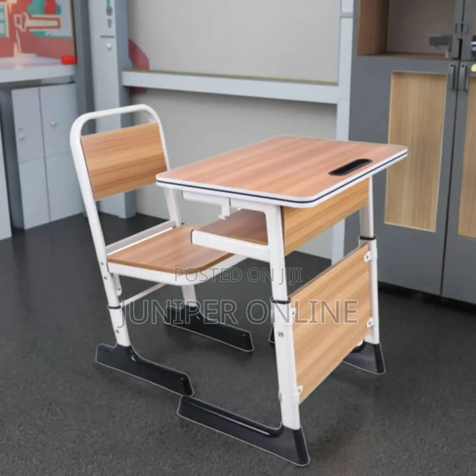 Study Chair and Table Pluni