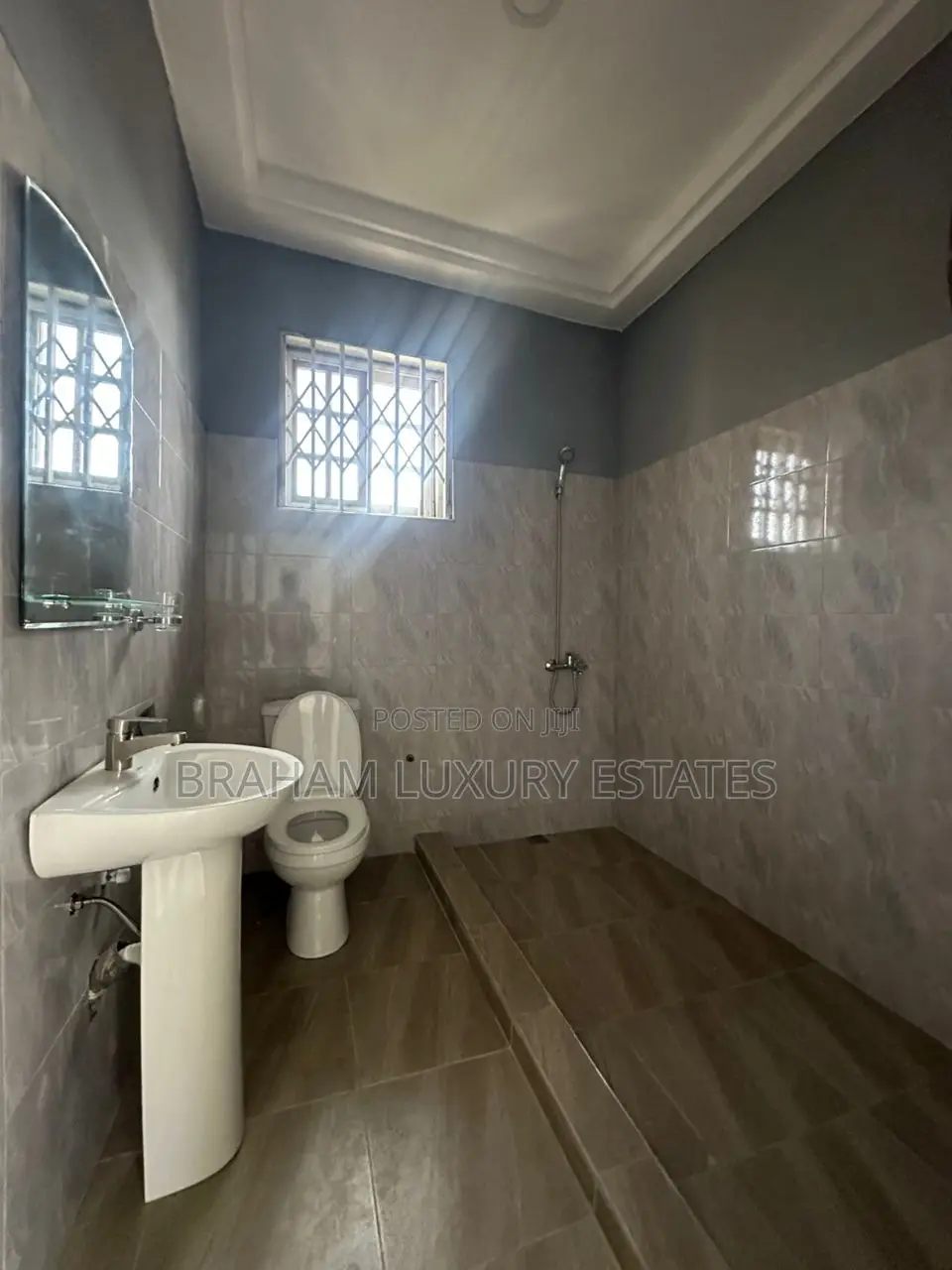 3bdrm Apartment in Braham Luxury, Spintex for rent