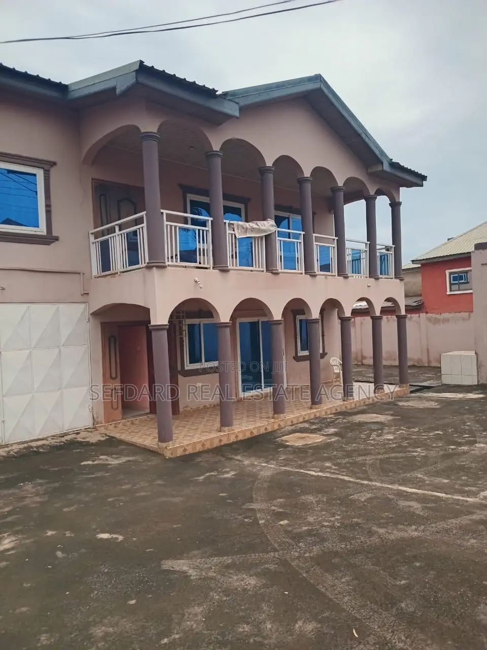 5bdrm House in Kwabenya for sale