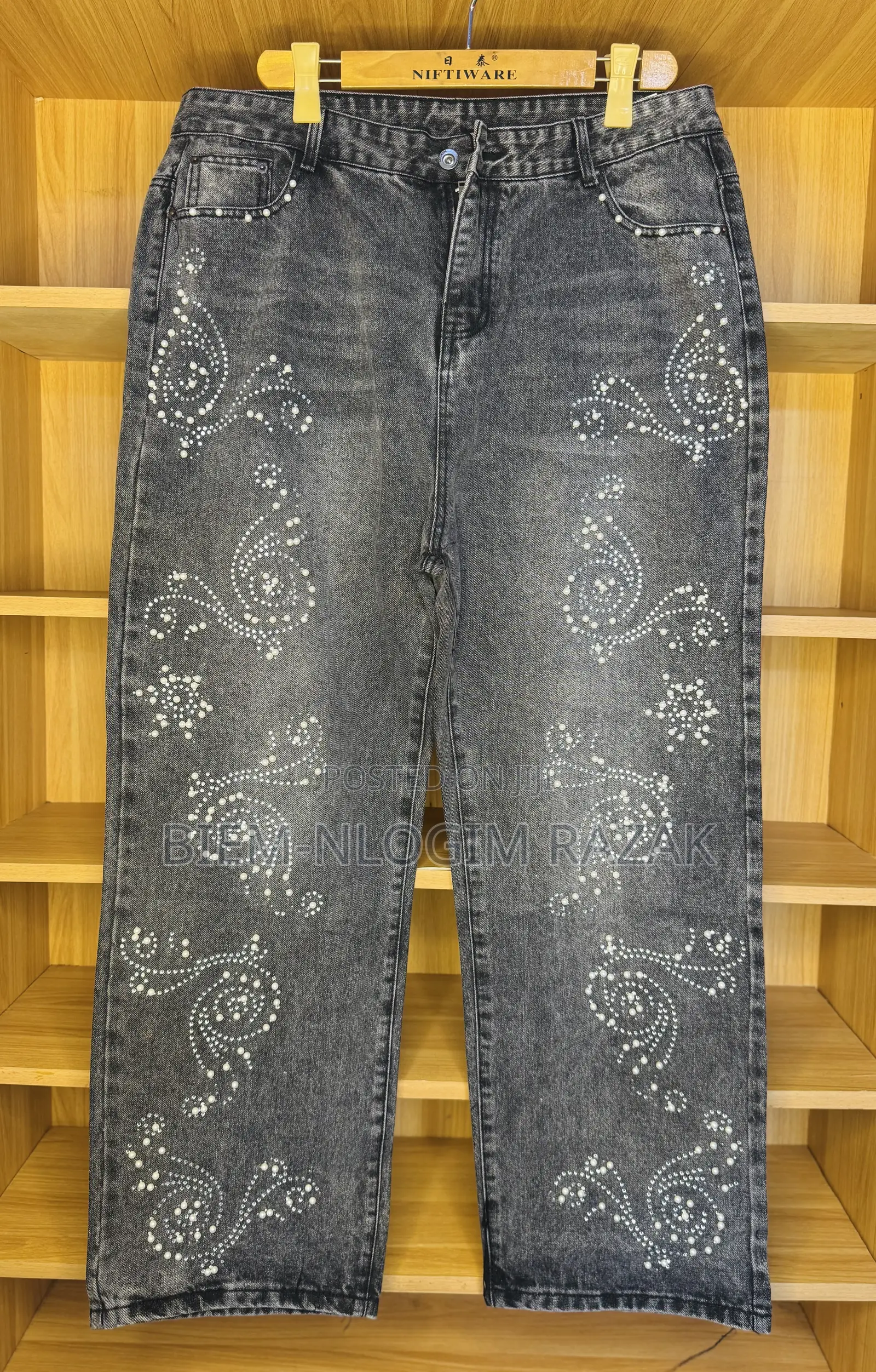 High Quality Size 38 Baggy Jeans Available in Stock