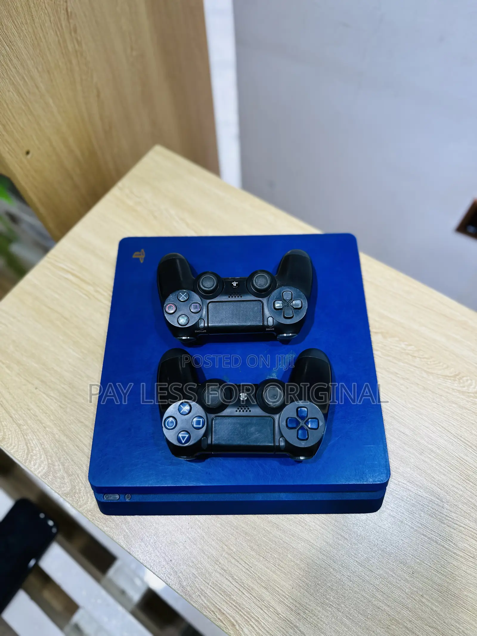 Ps4 Slim With Controllers