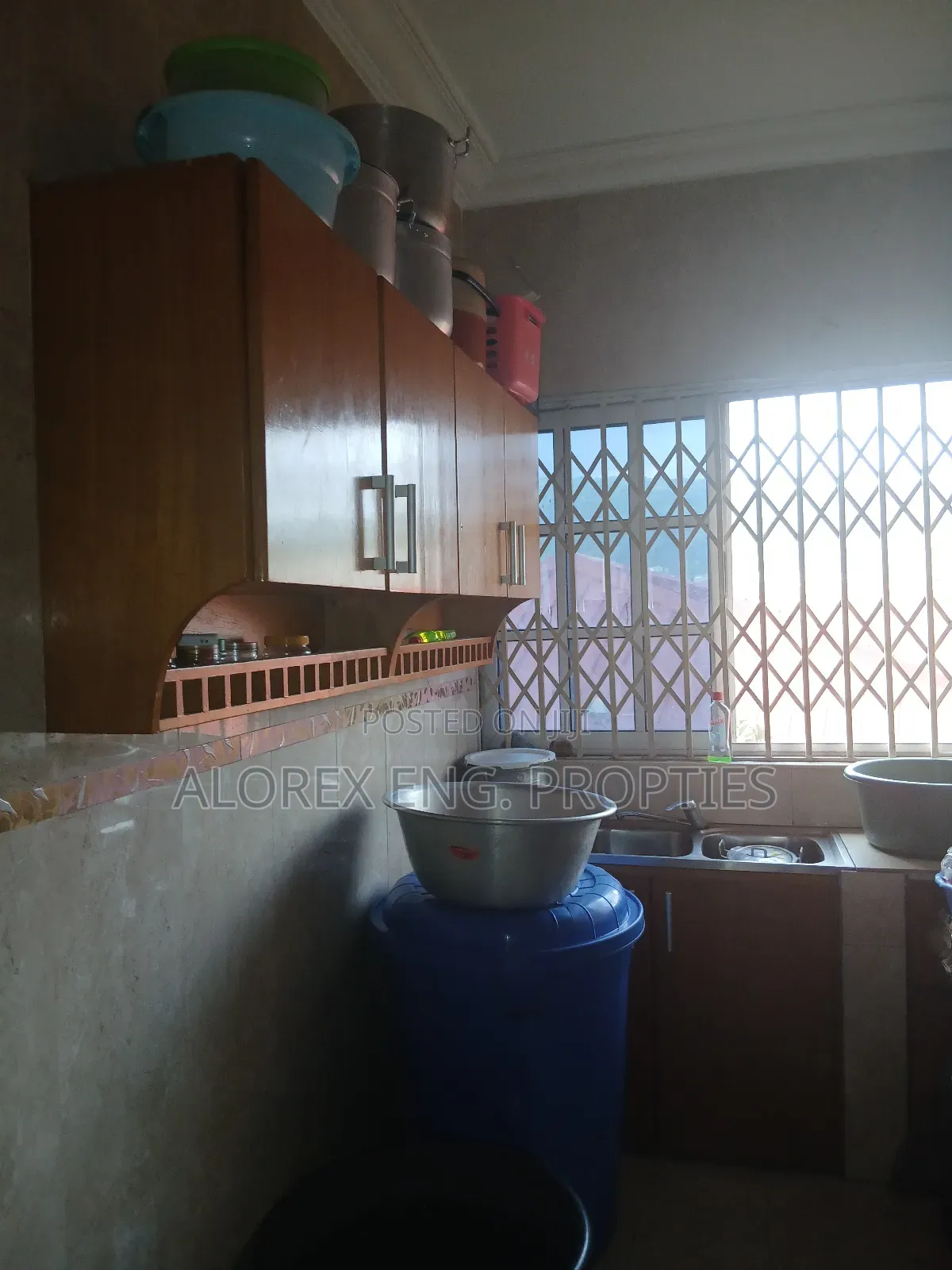 Mini Flat in Single Self, Oyarifa for rent