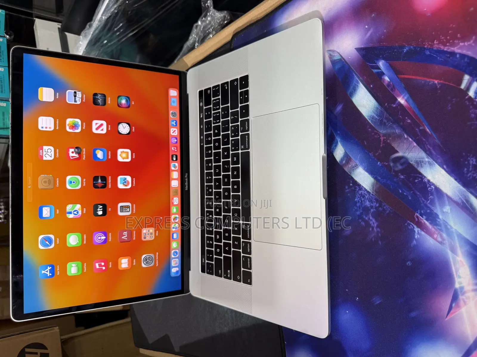 Laptop Apple MacBook Pro 2017 16GB Intel Core I7 SSD 512GB