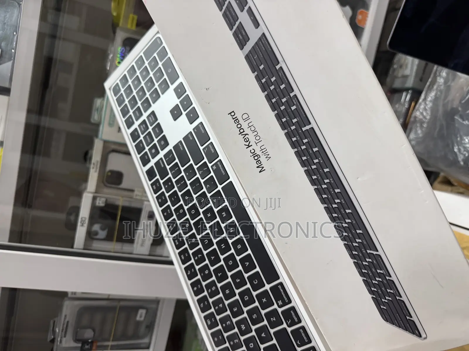 Magic Keyboard With Touch Id and Numeric Keypad (Usb-C)- Black Keys