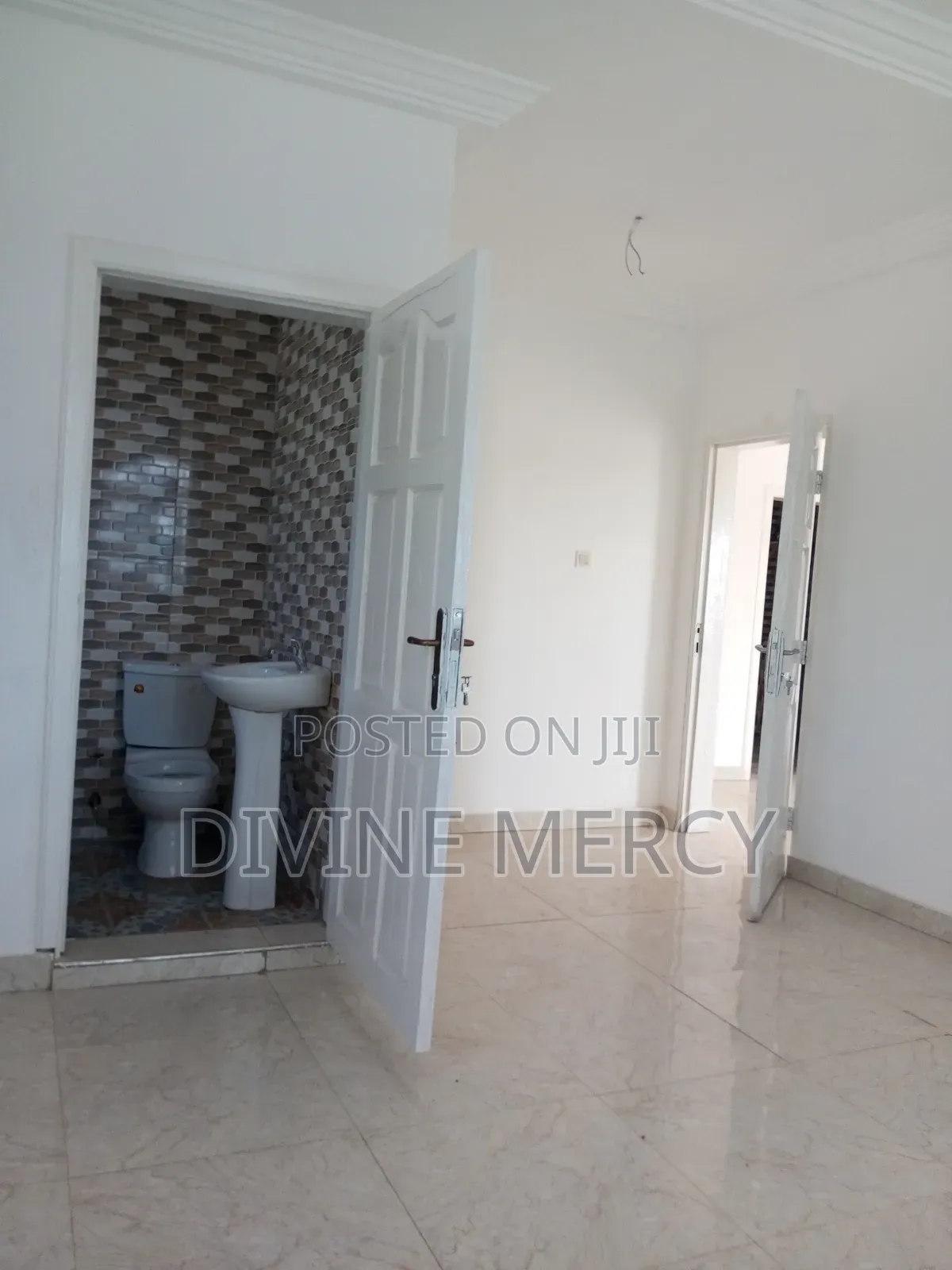 2bdrm Apartment in Tuba Junction, Awutu Senya East Municipal for rent
