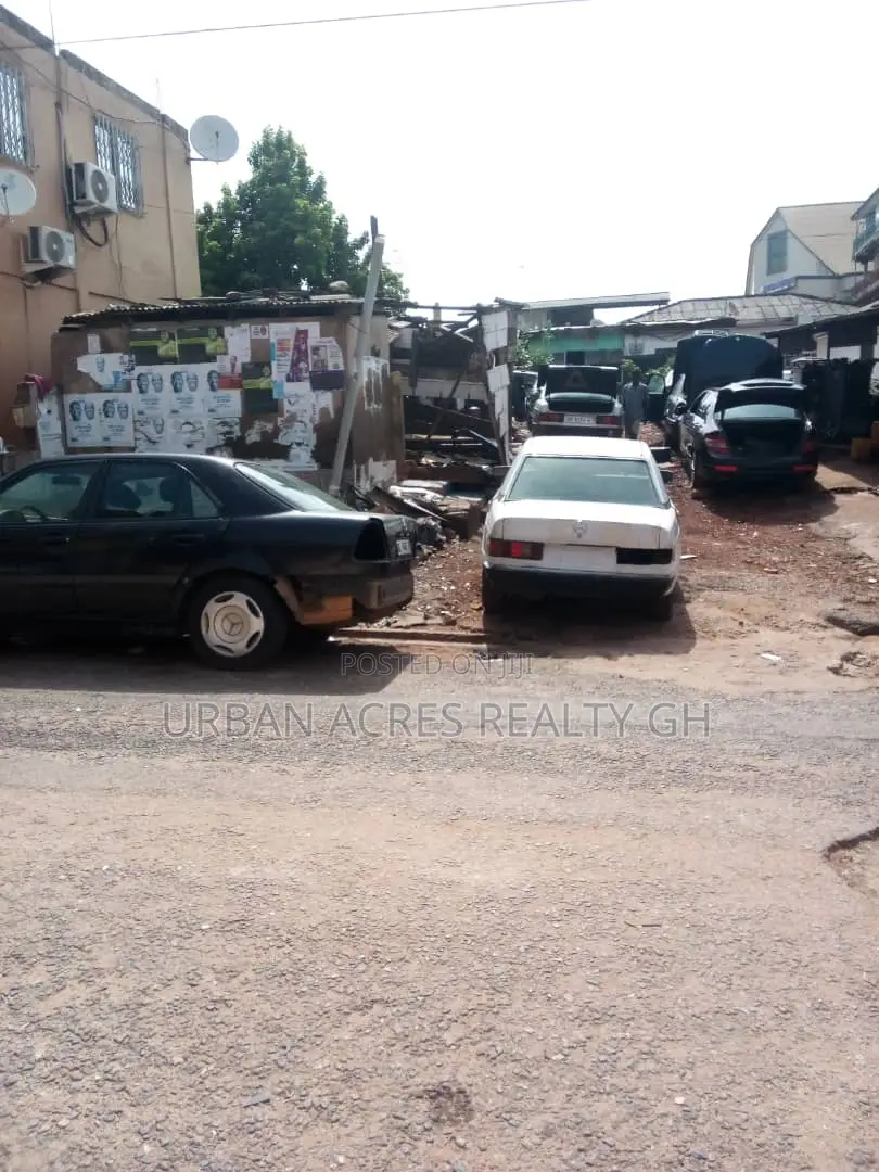 Gt/Accra, (Kokomlemle) _ 1 Plot (0.14 Acre) Commercial Land