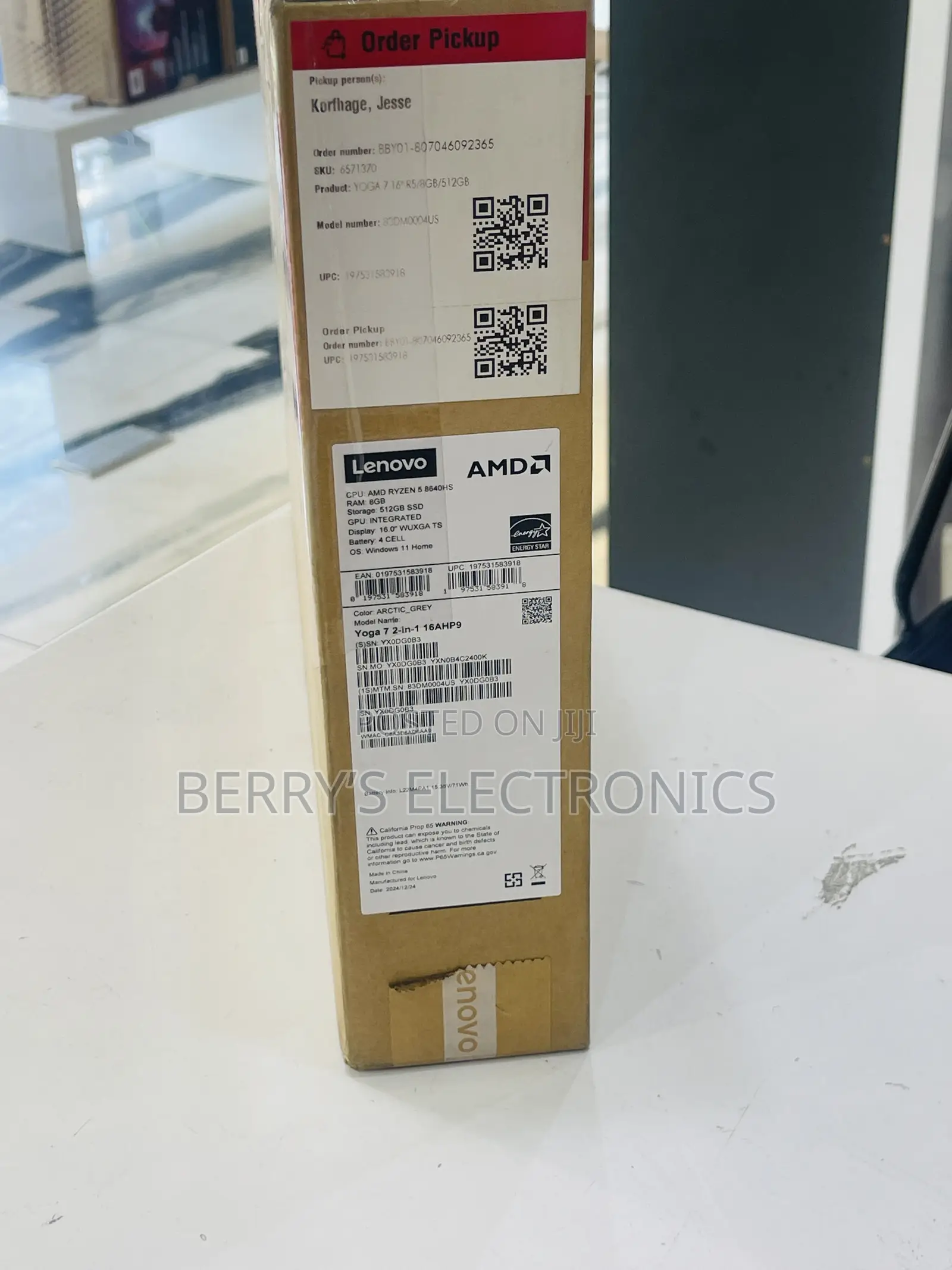 New Laptop Lenovo Yoga 7i 8GB AMD Ryzen 5 SSD 512GB