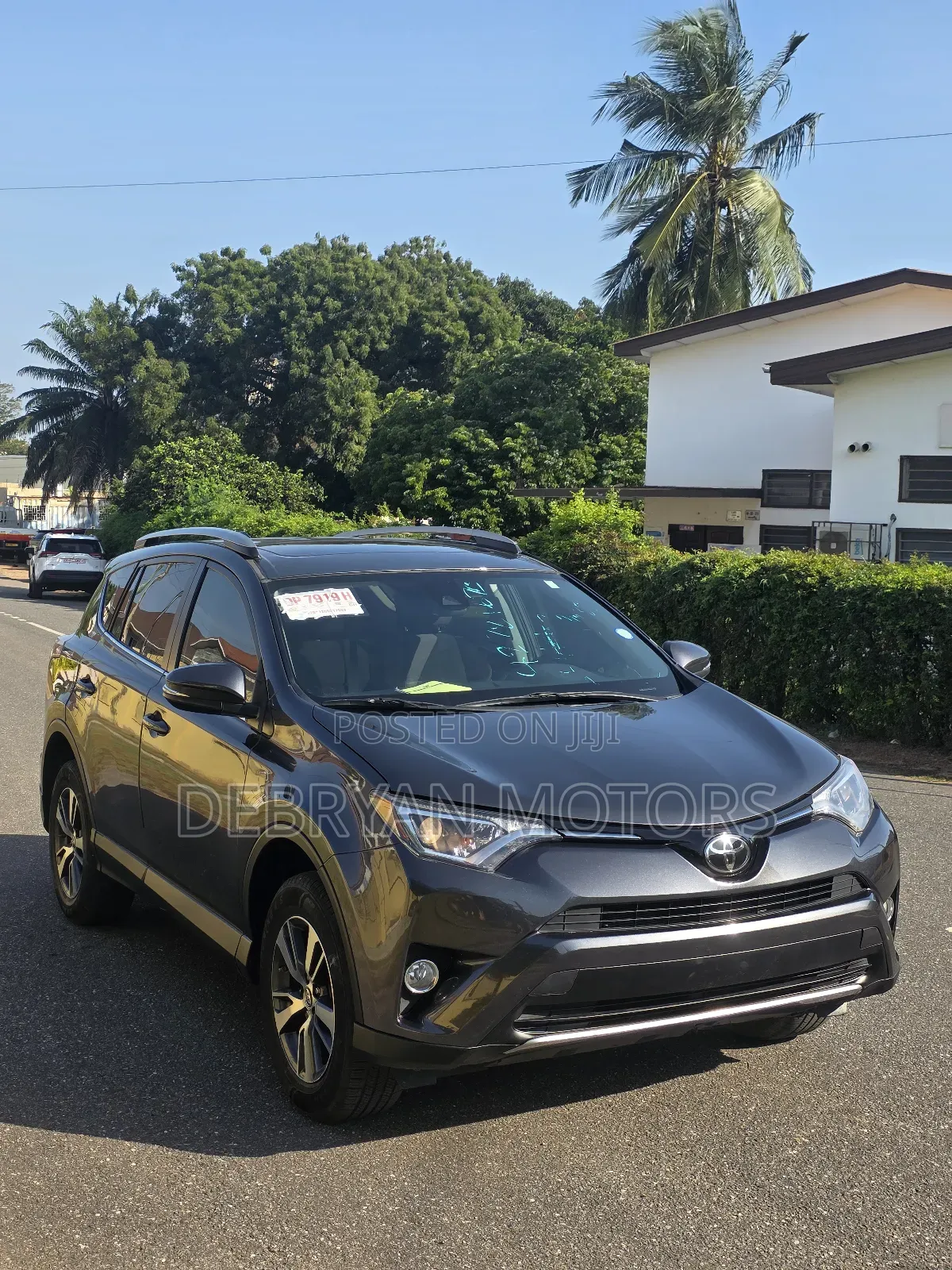 Toyota RAV4 XLE 4dr SUV AWD (2.5L 4cyl 6A) 2018 Gray