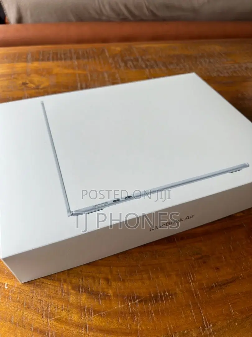 New Laptop Apple MacBook Air 2025 M4 16GB Apple M4 SSD 512GB