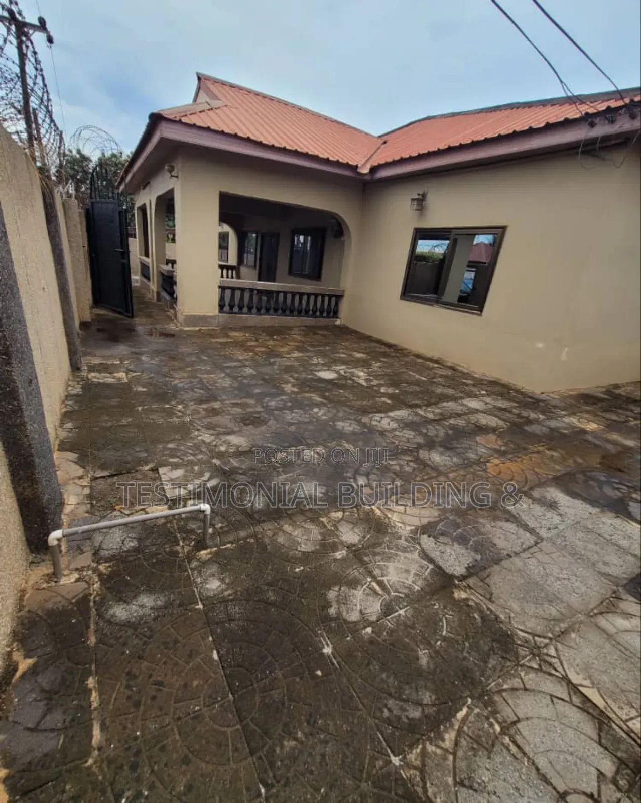 6bdrm House in Testimonial Building, Adenta for sale