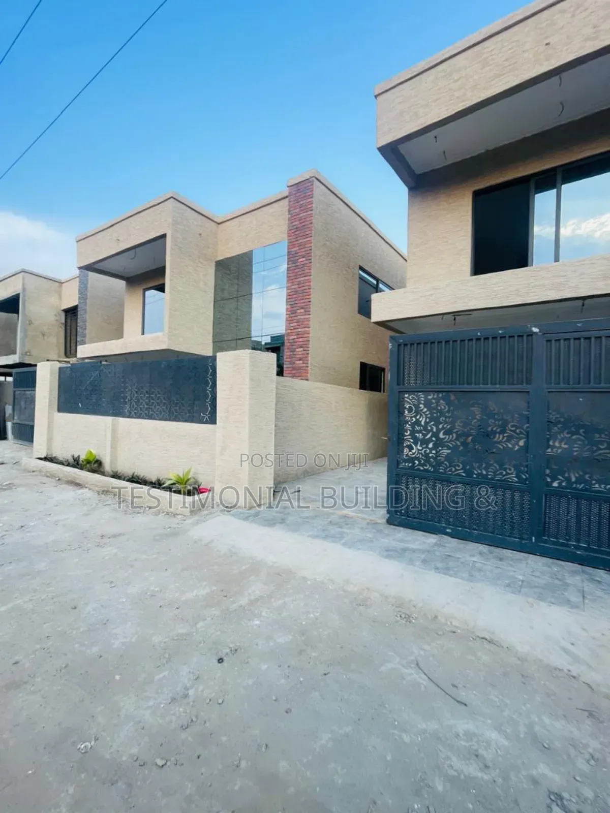 4bdrm House in Testimonial Building, School Junction for sale