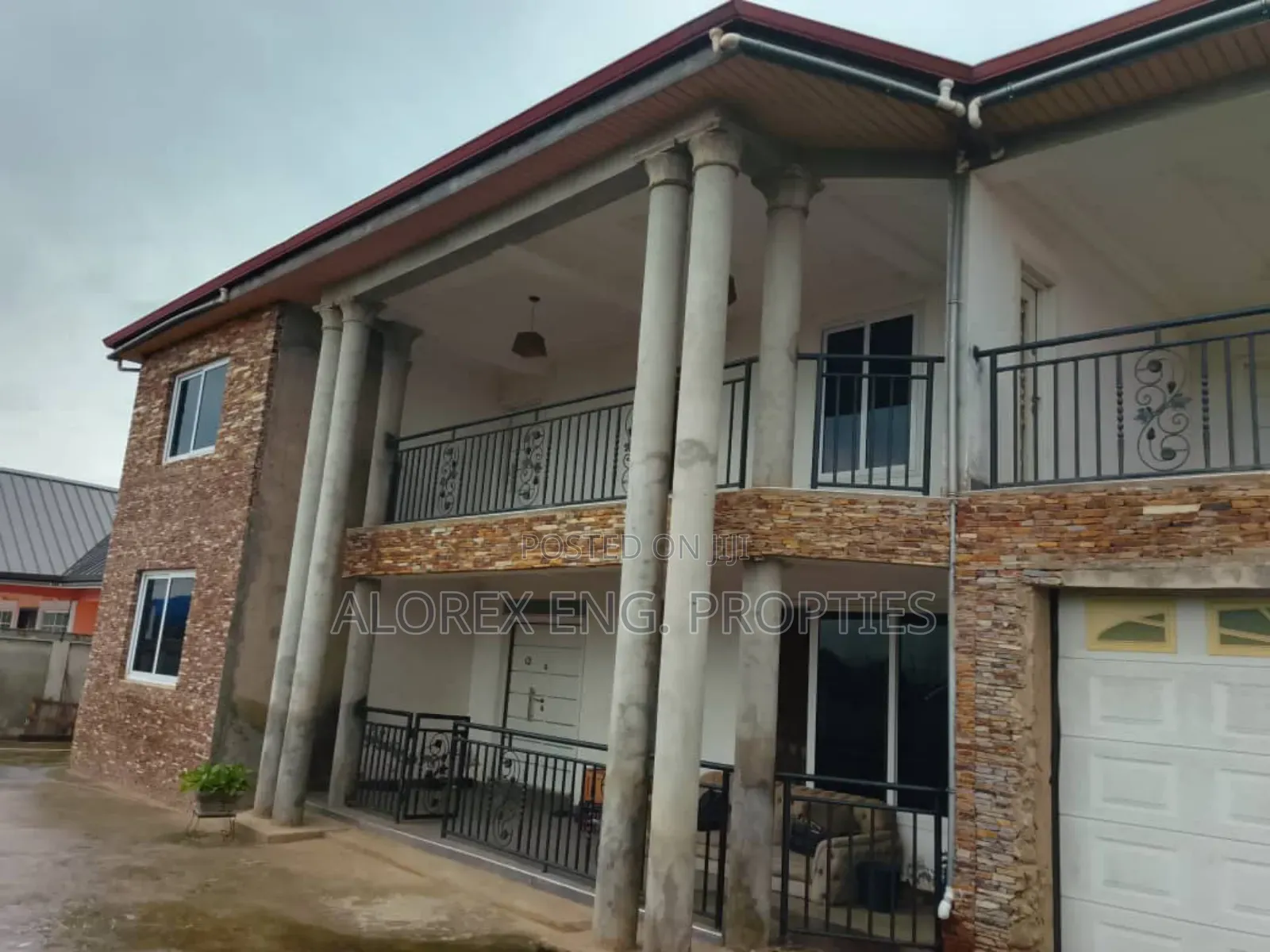 9bdrm House in Self Compound House, Oyibi for sale