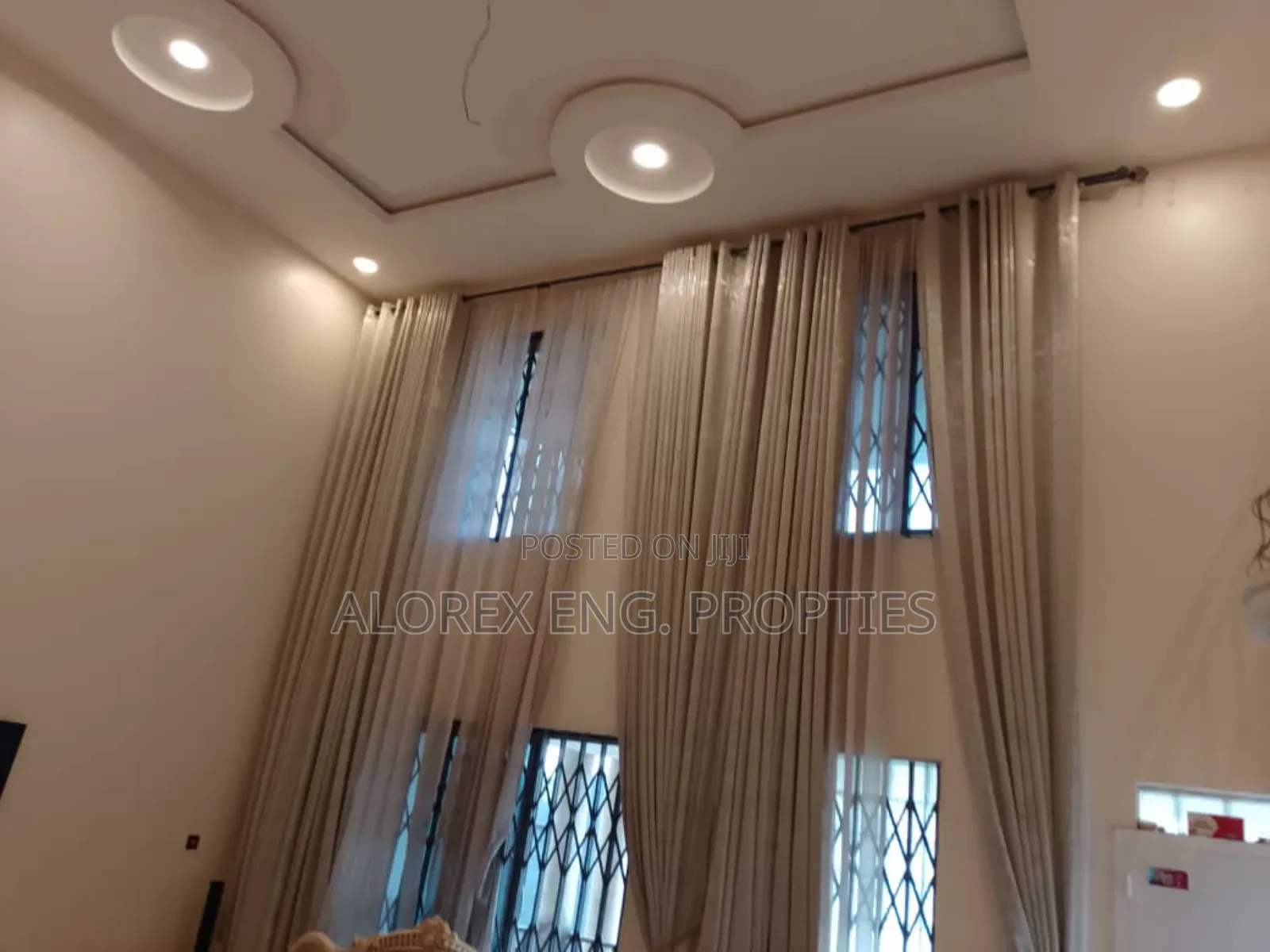 9bdrm House in Self Compound House, Oyibi for sale