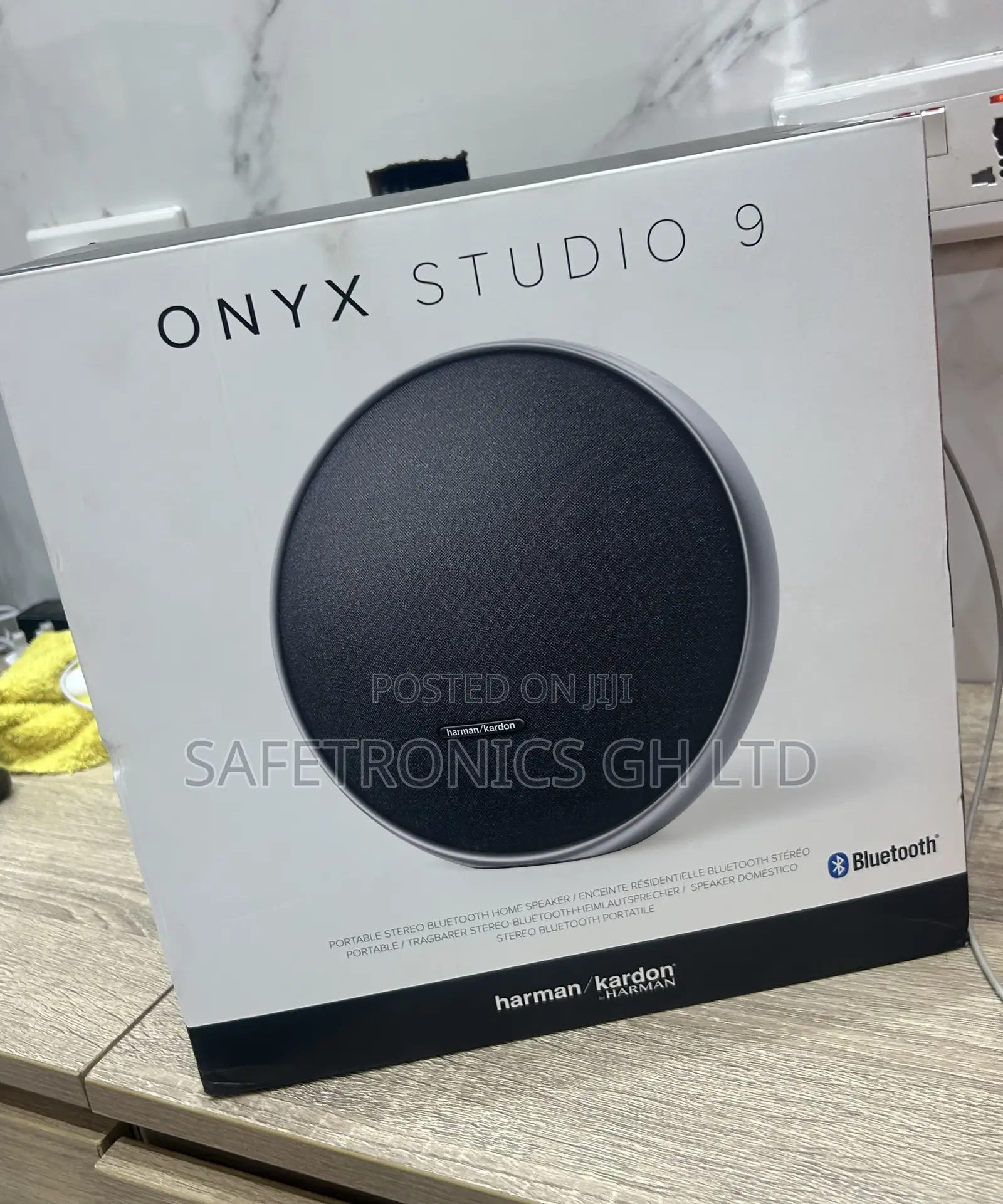 Correct Black Harman Kardon Onyx Studio 9