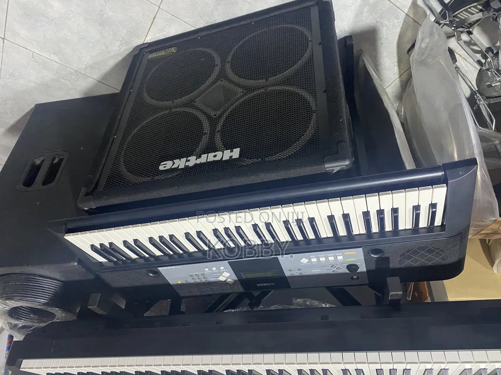 Yamaha PSR E233