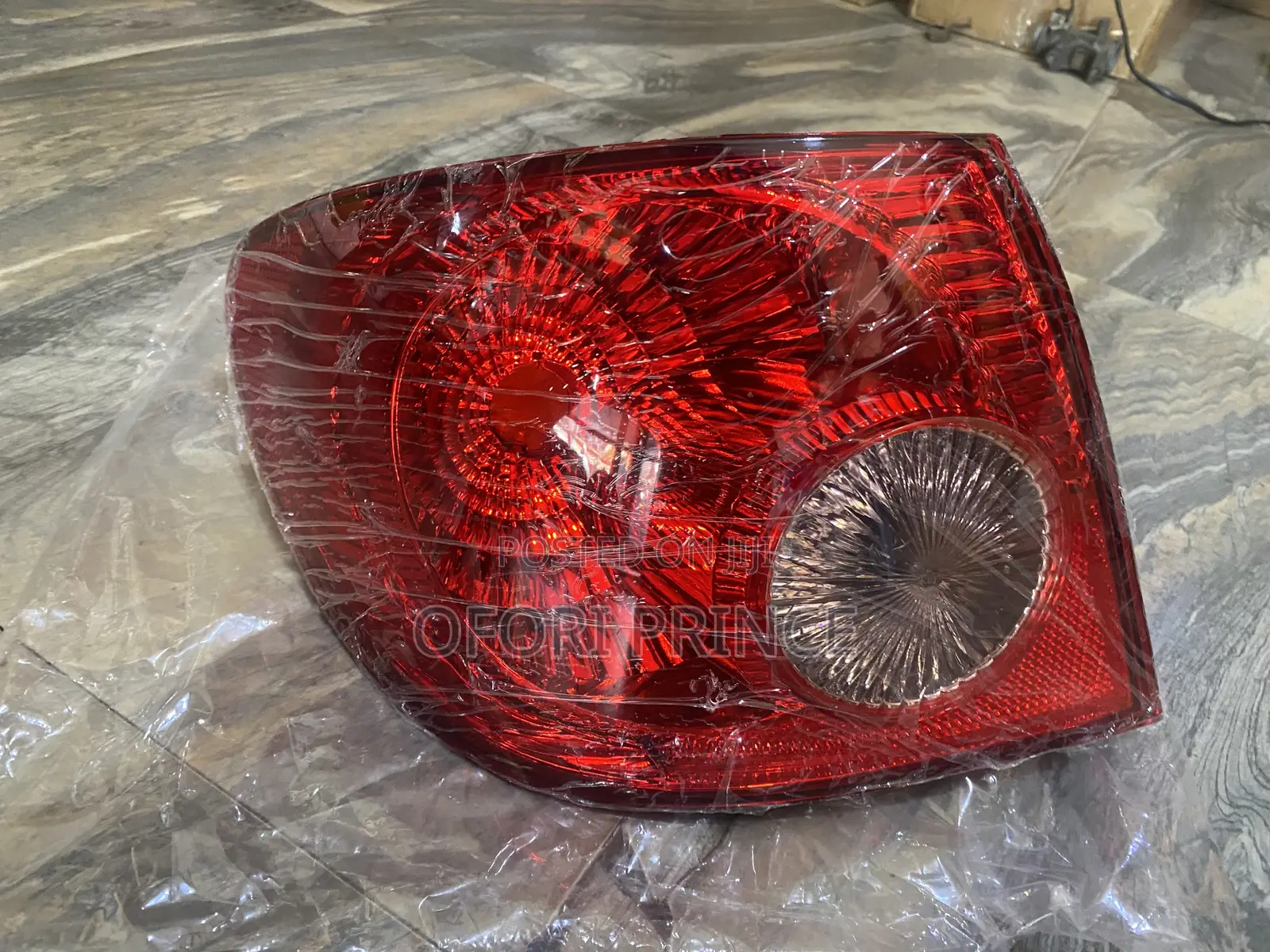 Toyota Corolla 2003-2006 Taillight