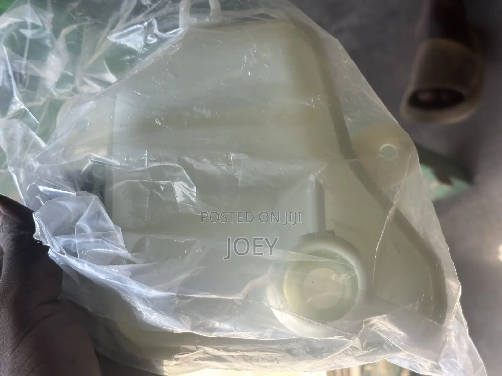 Honda CRV 16 Reserve Tank