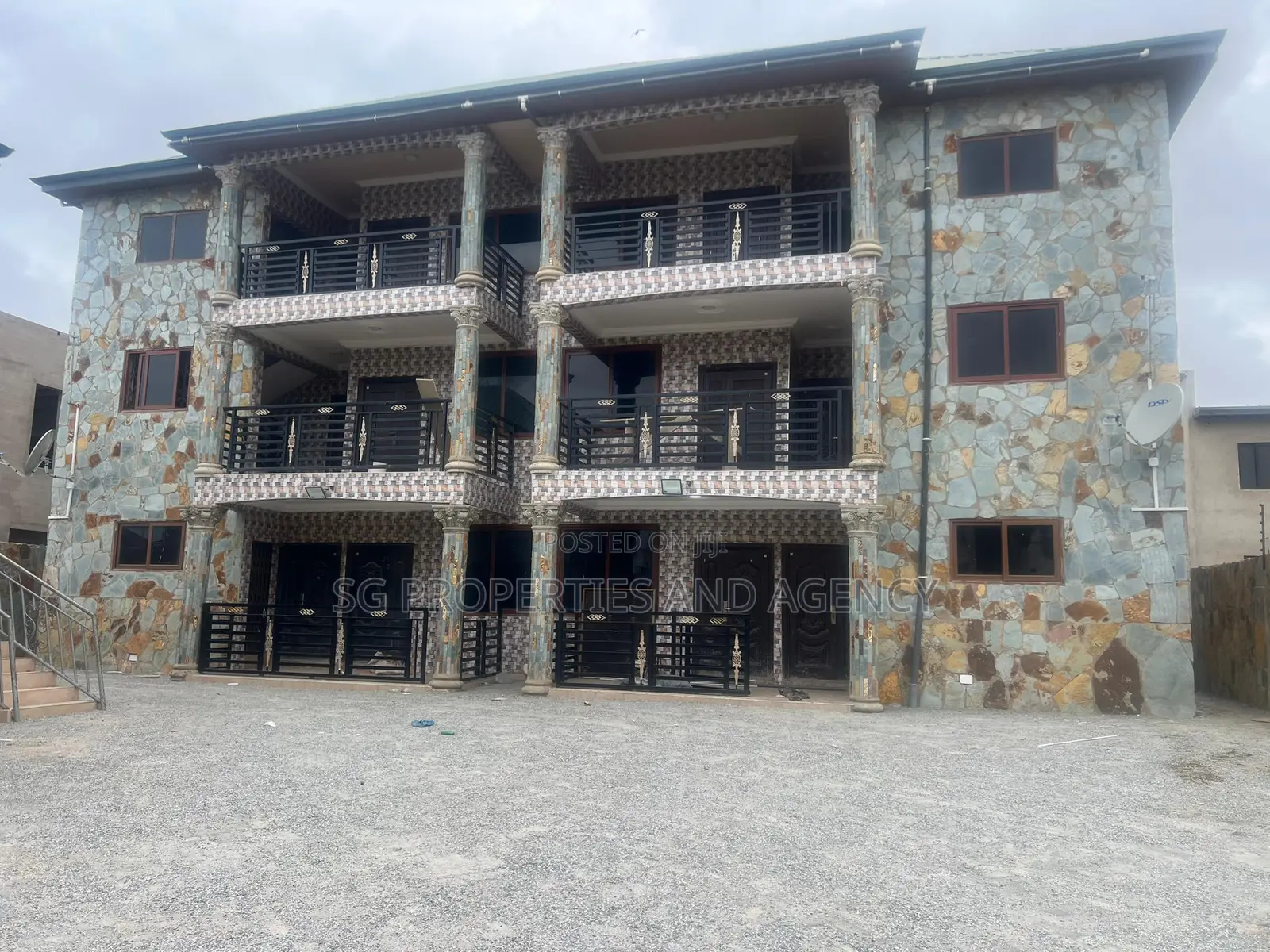 2bdrm Apartment in Lashibi, Sakumono for rent