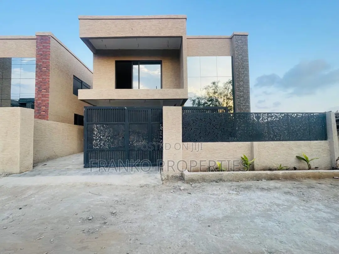 4bdrm House in Franko Properties, School Junction for sale
