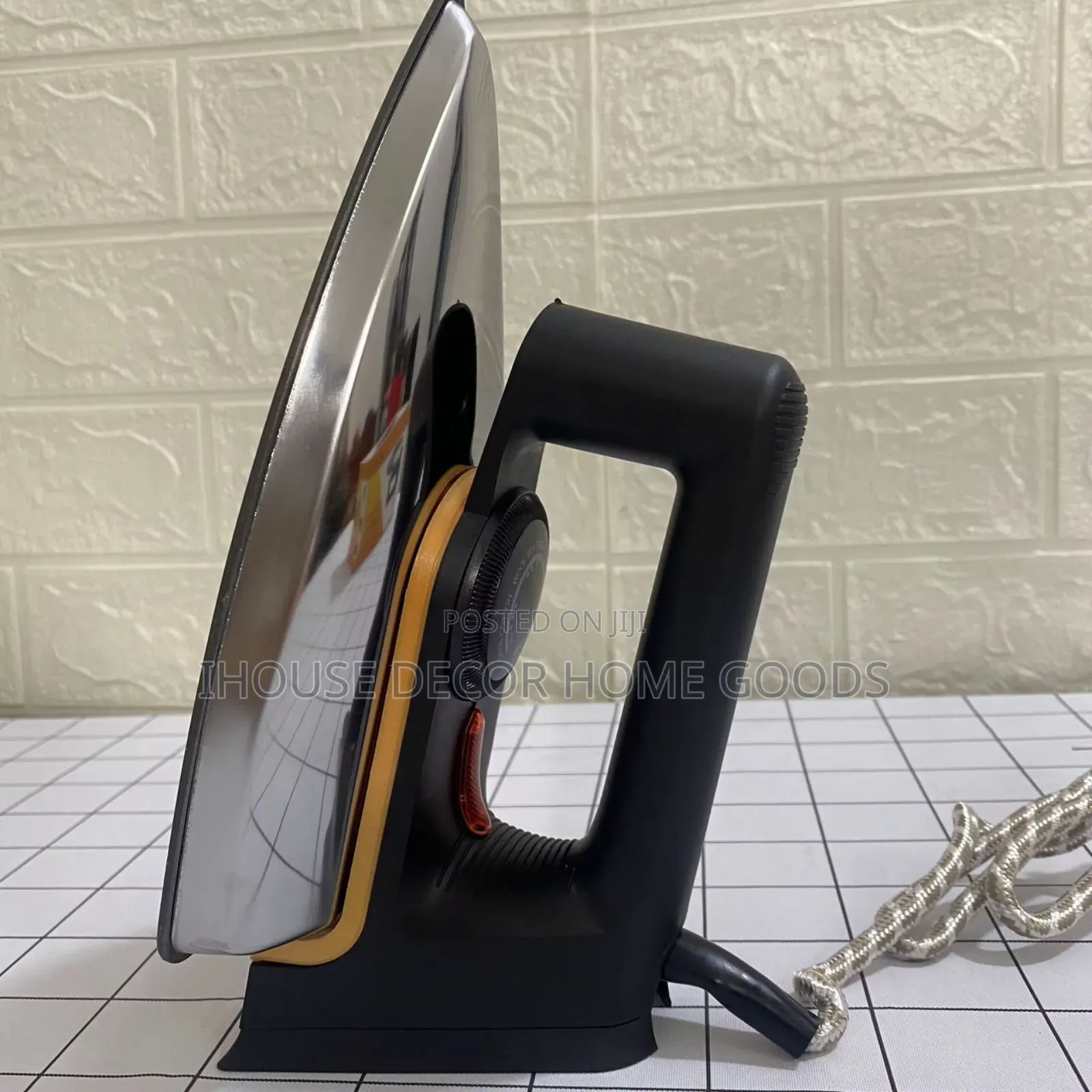 Royal Deluxe Dry Iron
