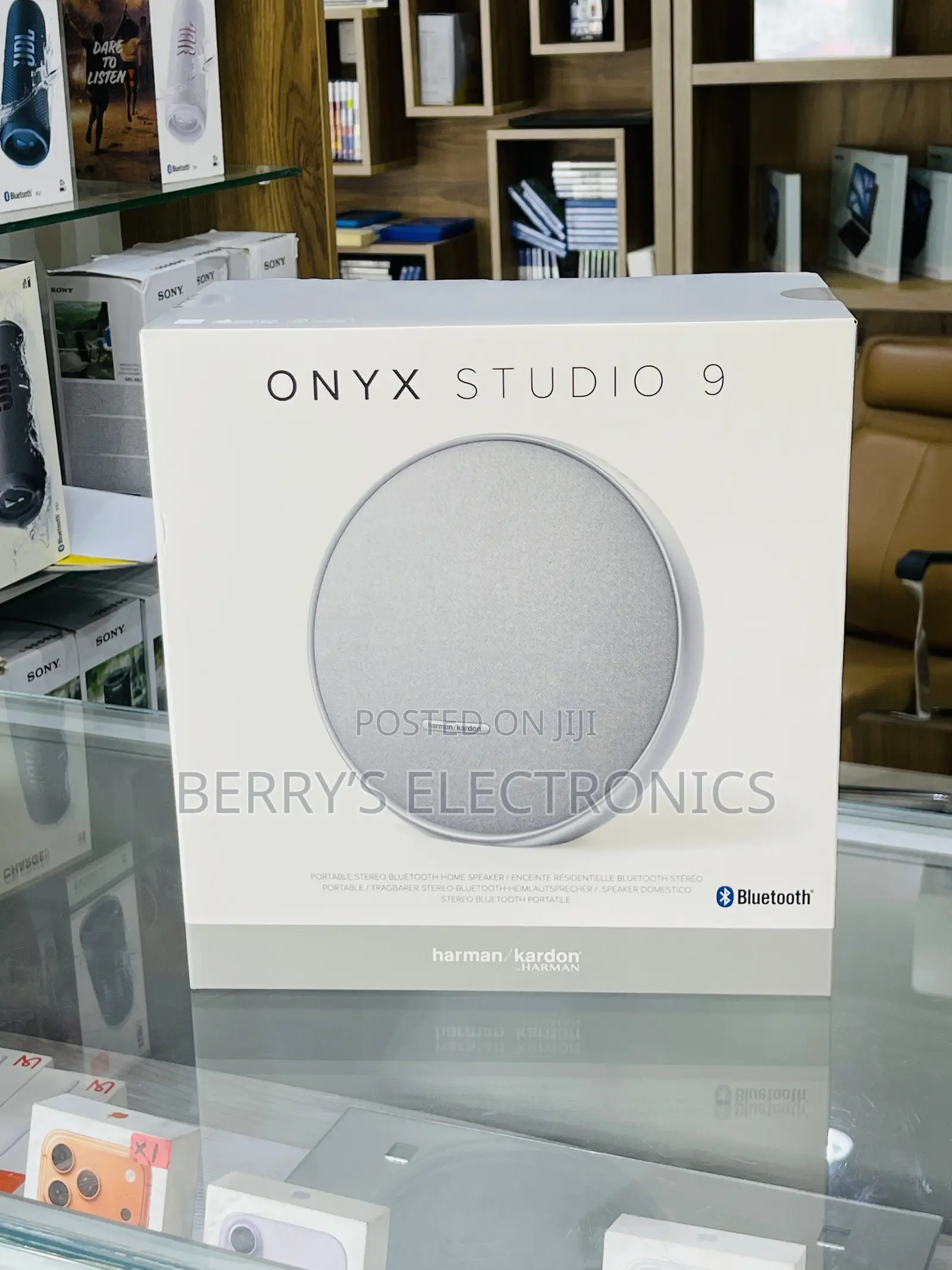 Onyx Studio 9