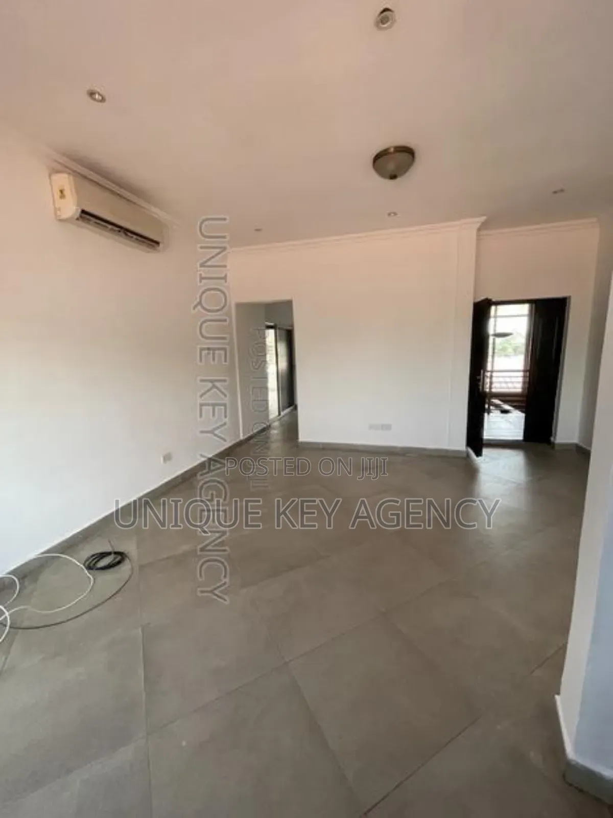 3bdrm Apartment in Unique Key Agency, Dzorwulu for rent