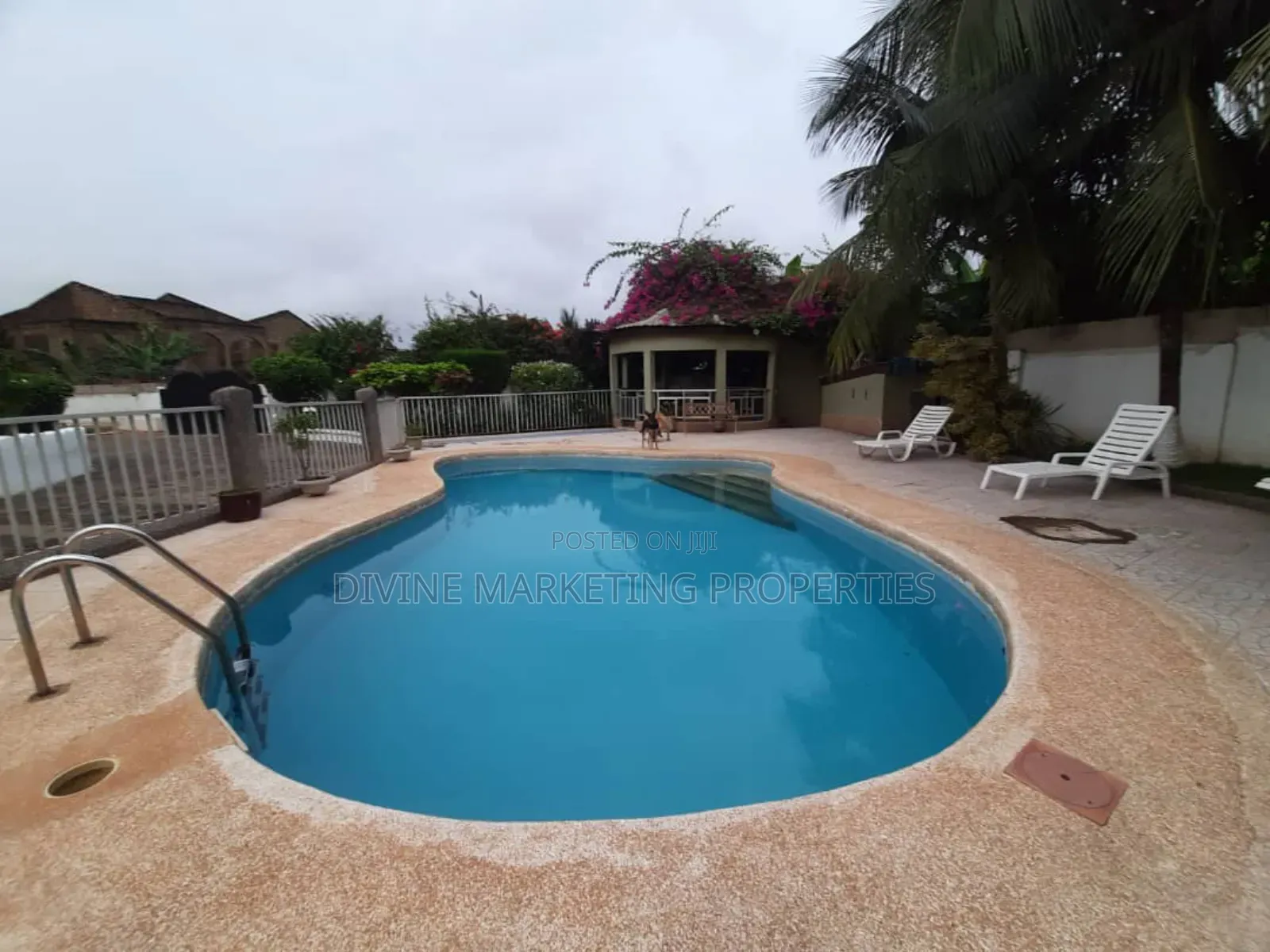 16bdrm House in Seven Days Area, Ofankor for sale