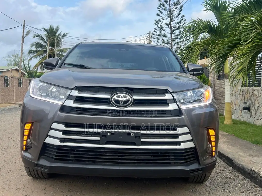 Toyota Highlander LE 2019