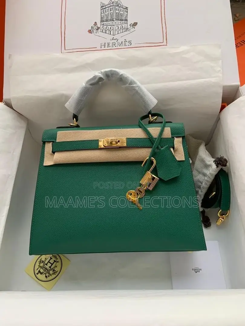Hermes Ladies Handbag (Comes With a Box and a Long Strap )