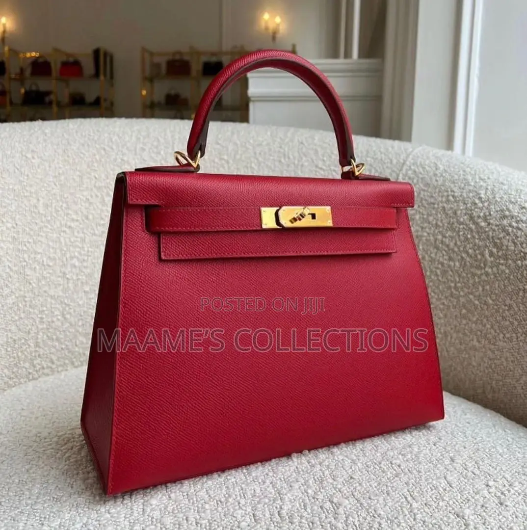 Hermes Ladies Handbag (Comes With a Box and a Long Strap )