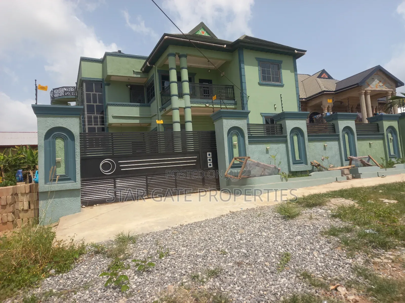 6bdrm House in Kenyasi Abrem, Kumasi Metropolitan for sale