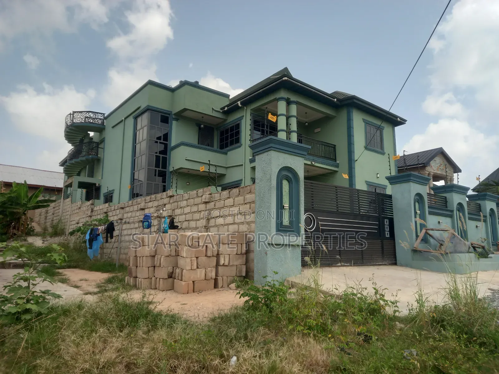 6bdrm House in Kenyasi Abrem, Kumasi Metropolitan for sale