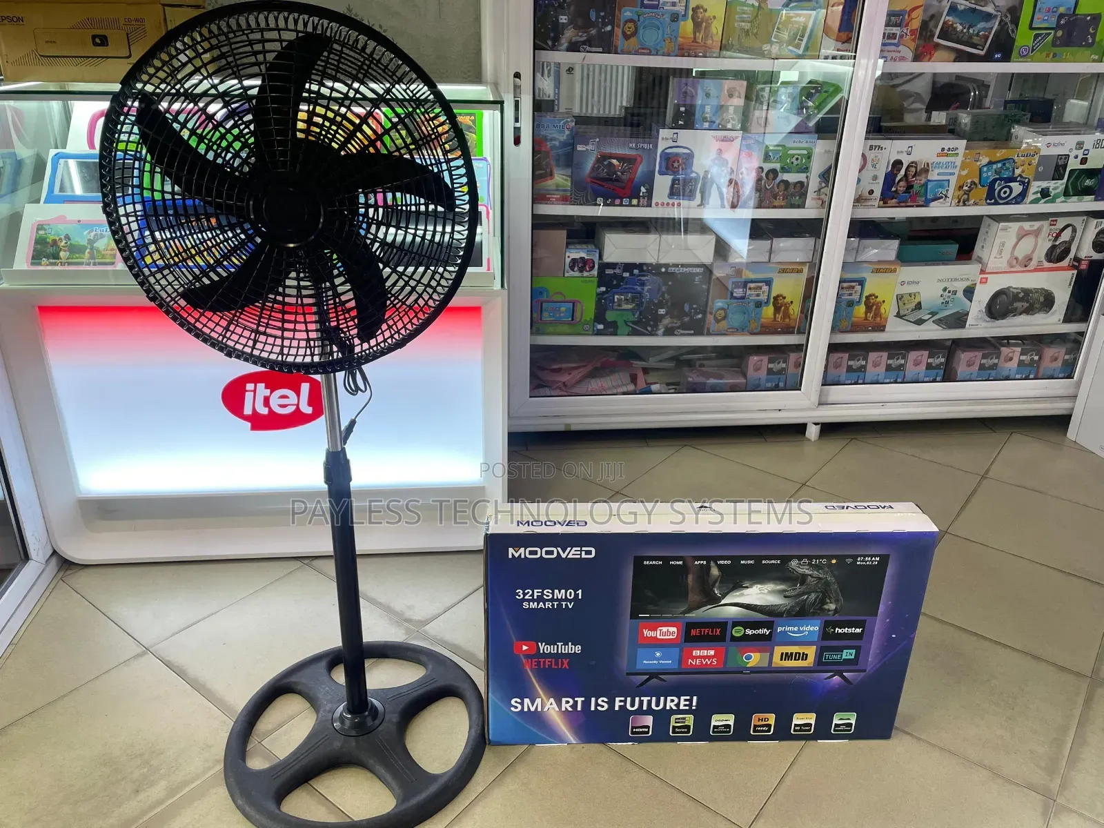 Mooved 32 Inches Smart Television With Standing Fan