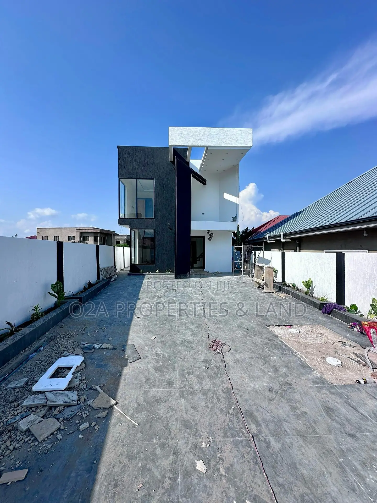 4bdrm House in Sakumono for sale