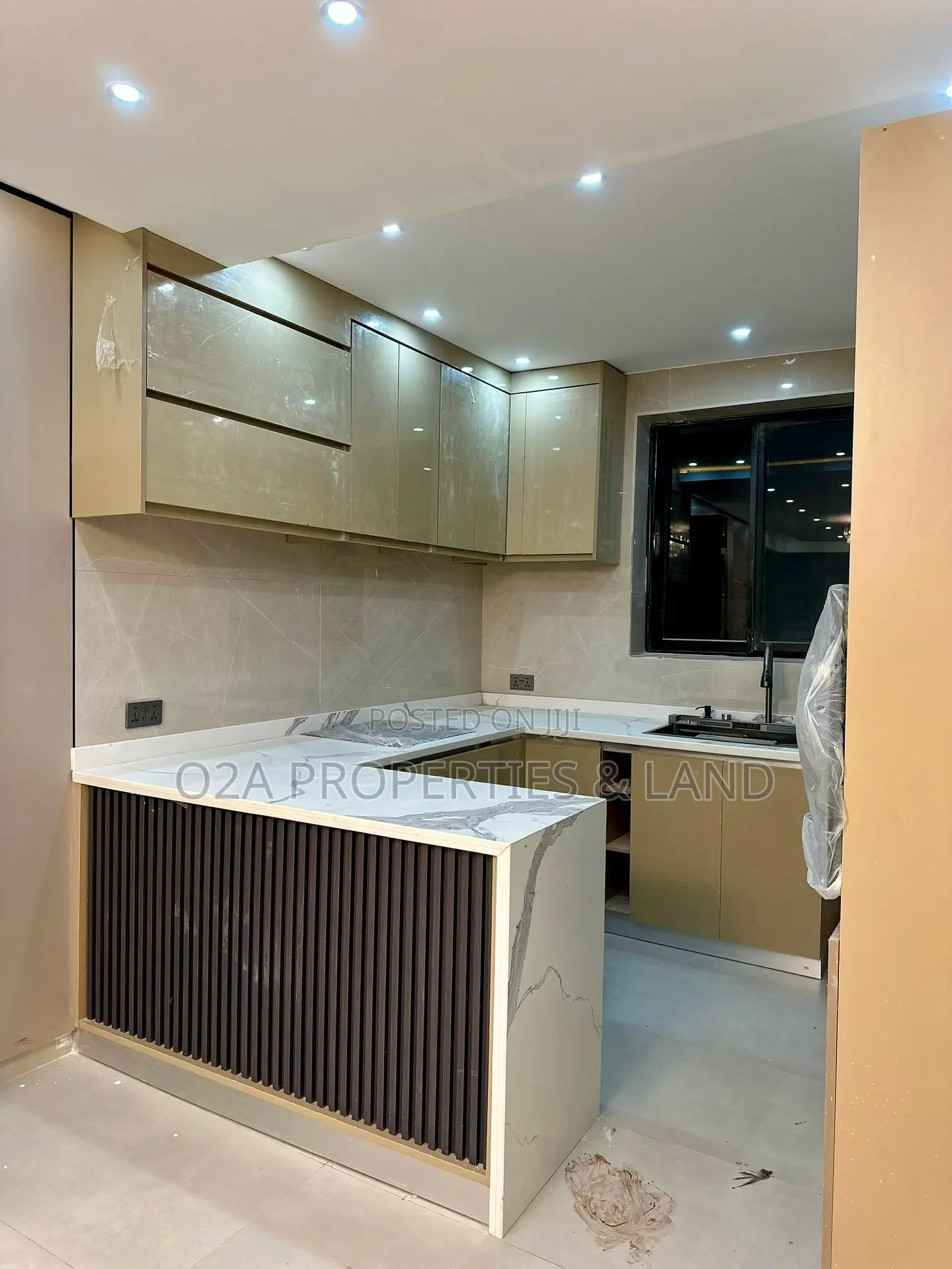 4bdrm House in Sakumono for sale