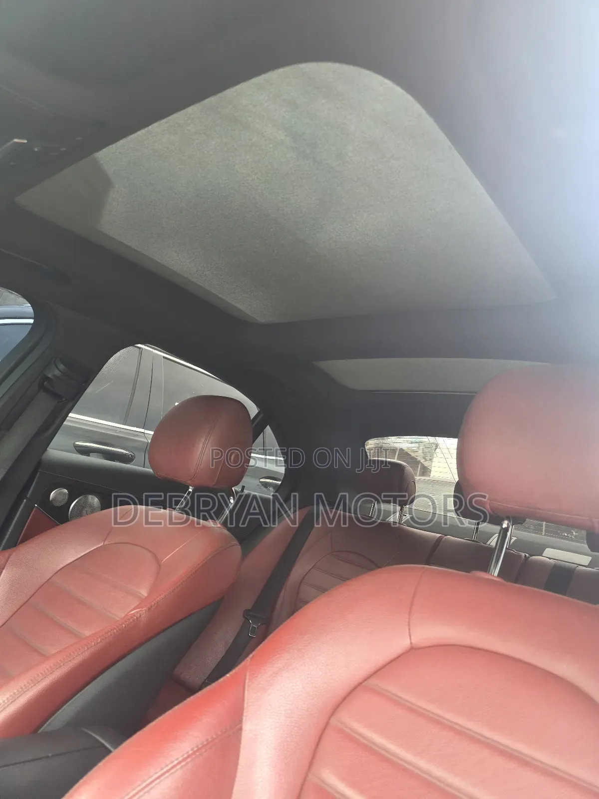 Mercedes-Benz C300 Sport 4Matic Sedan AWD (2.0L 4cyl 7A) 2017 White