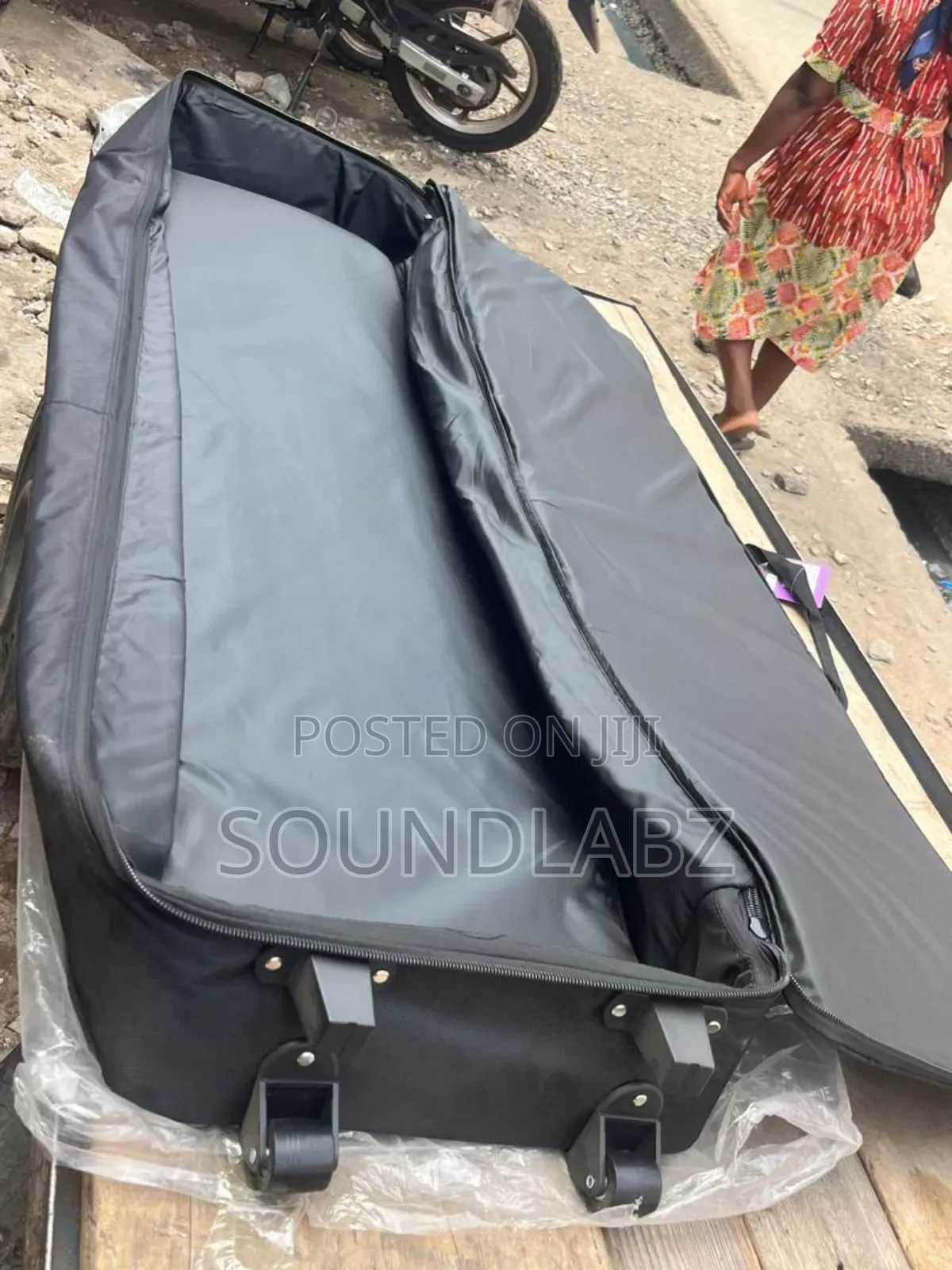 On-stage 88-key Keyboard Bag