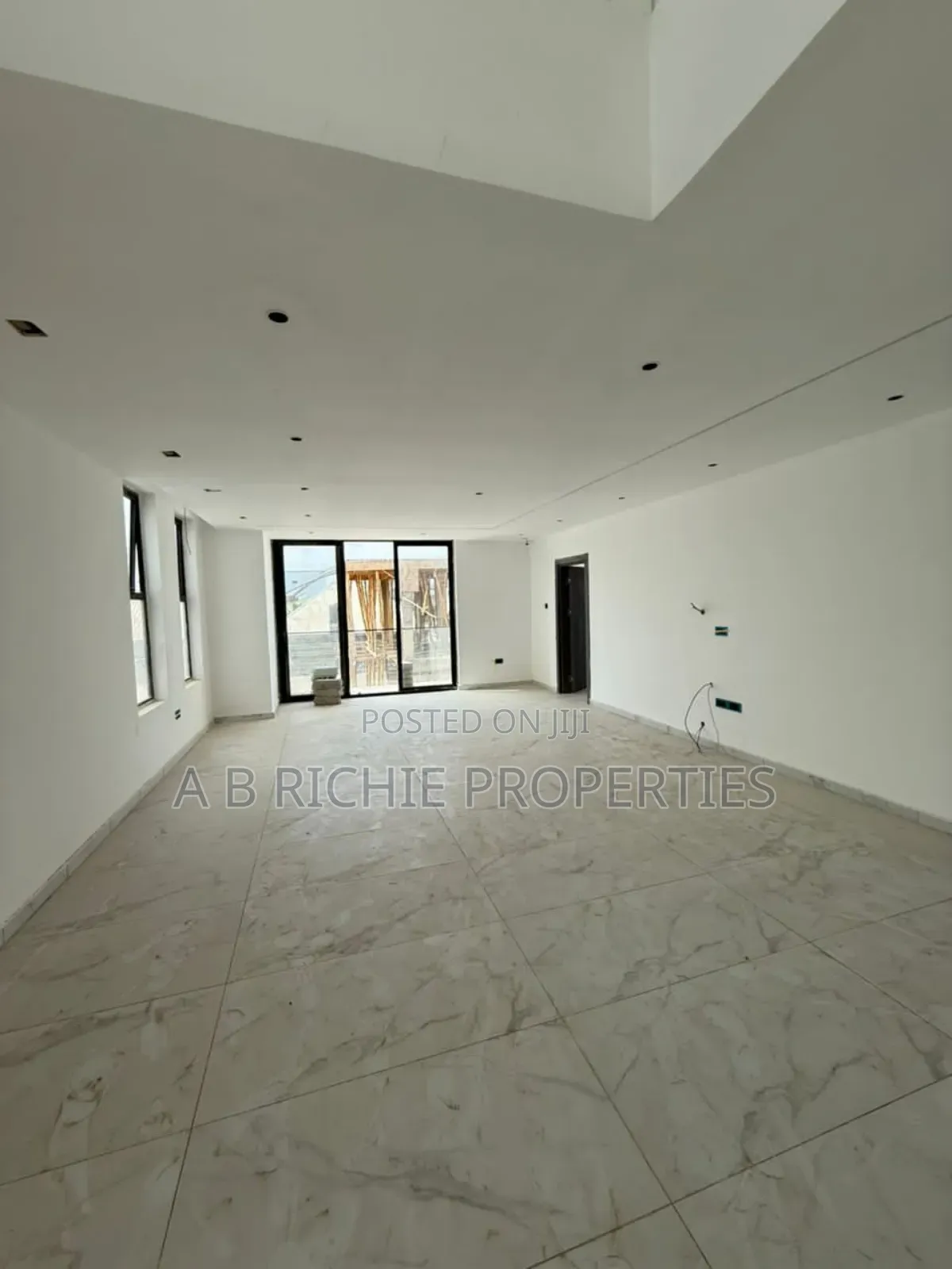 4bdrm Townhouse/Terrace in Ab Richie Properties, East Legon for sale