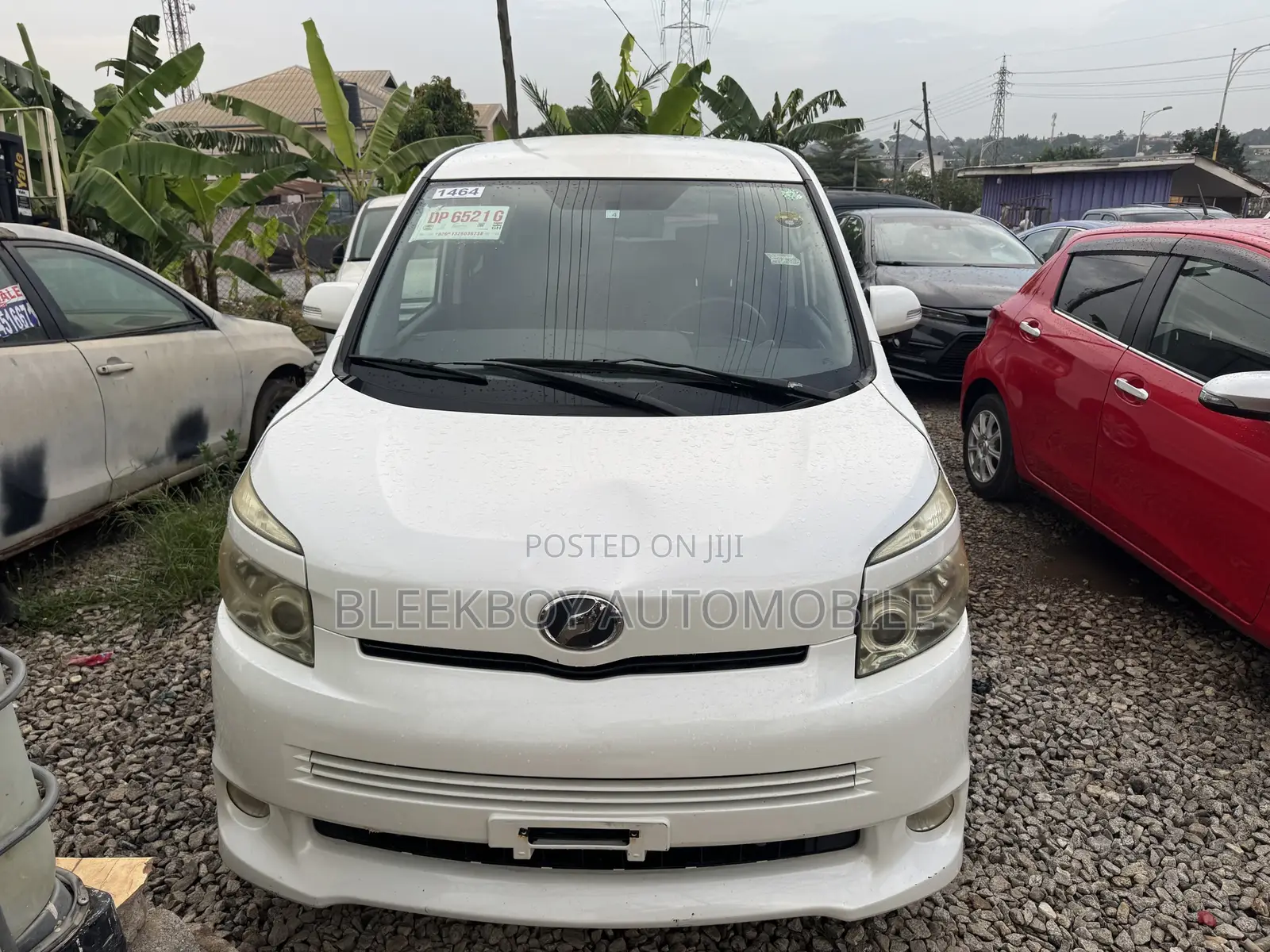 Toyota Voxy 2013 White