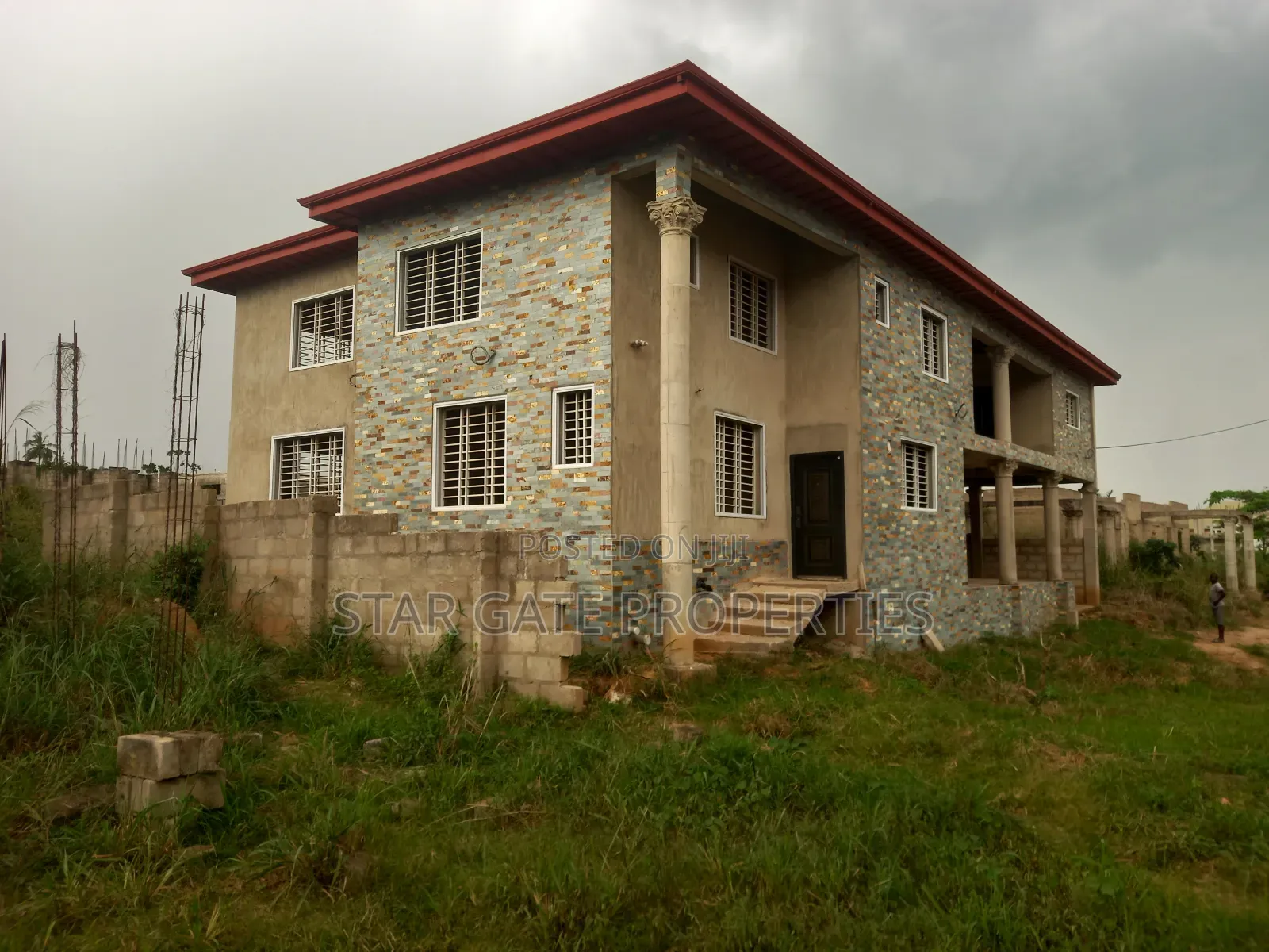 6bdrm House in Agyaako Buoho, Kumasi Metropolitan for sale