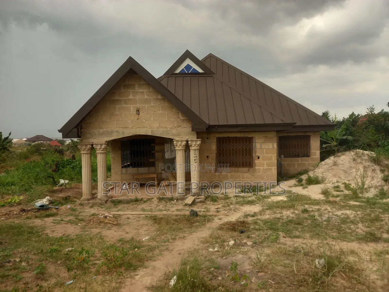 4 Bedrooms House for Sale at Agyaako Buoho