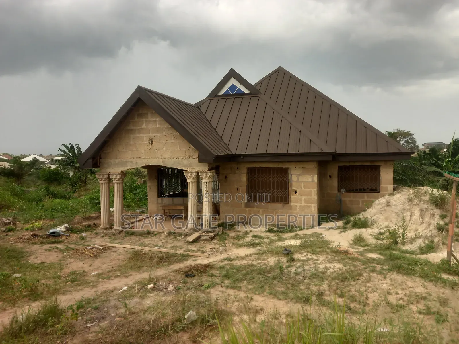 4 Bedrooms House for Sale at Agyaako Buoho