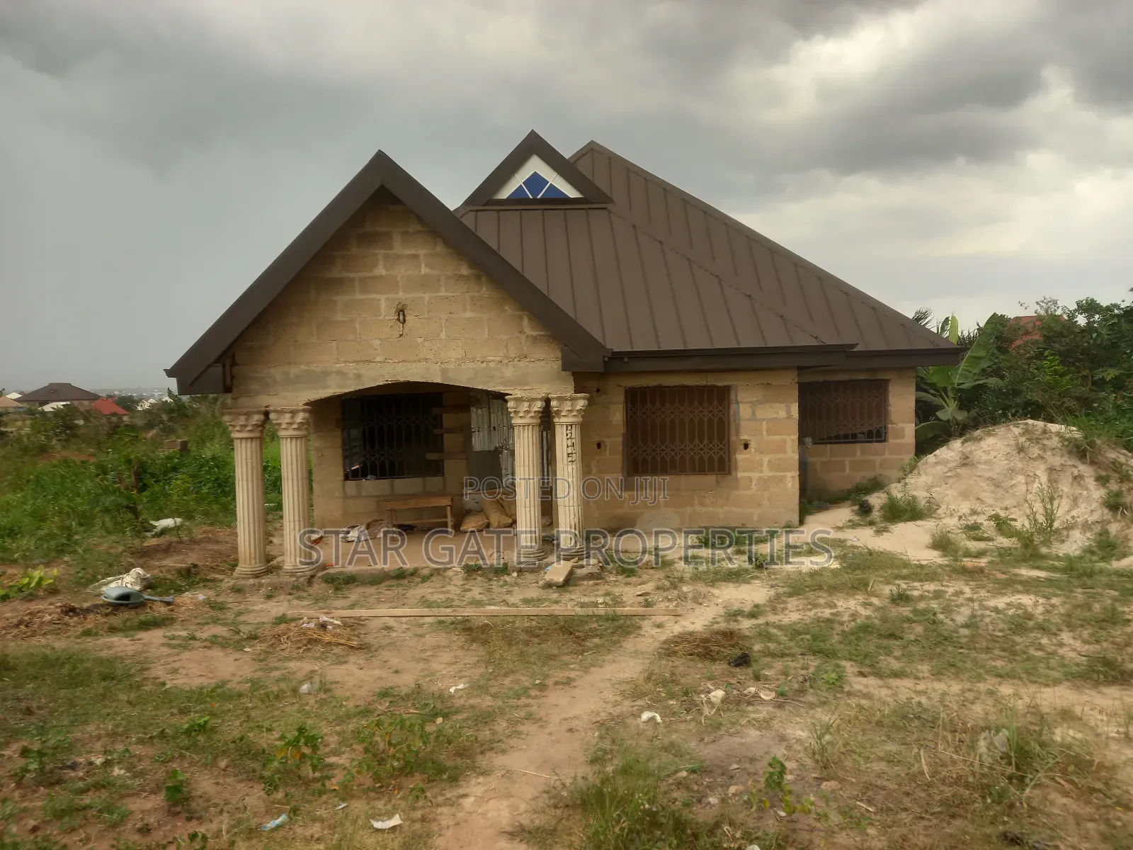 4 Bedrooms House for Sale at Agyaako Buoho