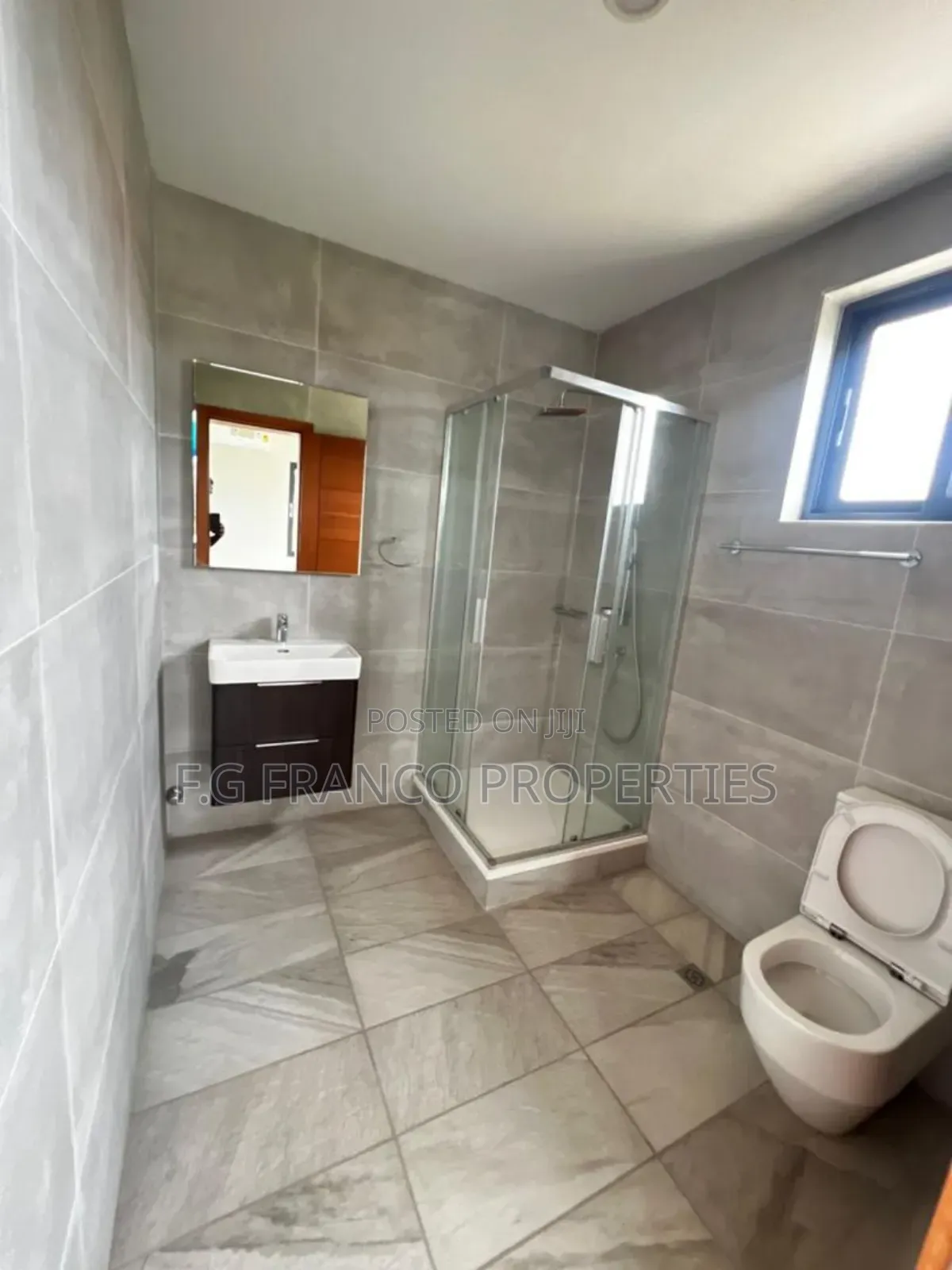 4bdrm House in Kg. Franco, Airport Residential Area for rent