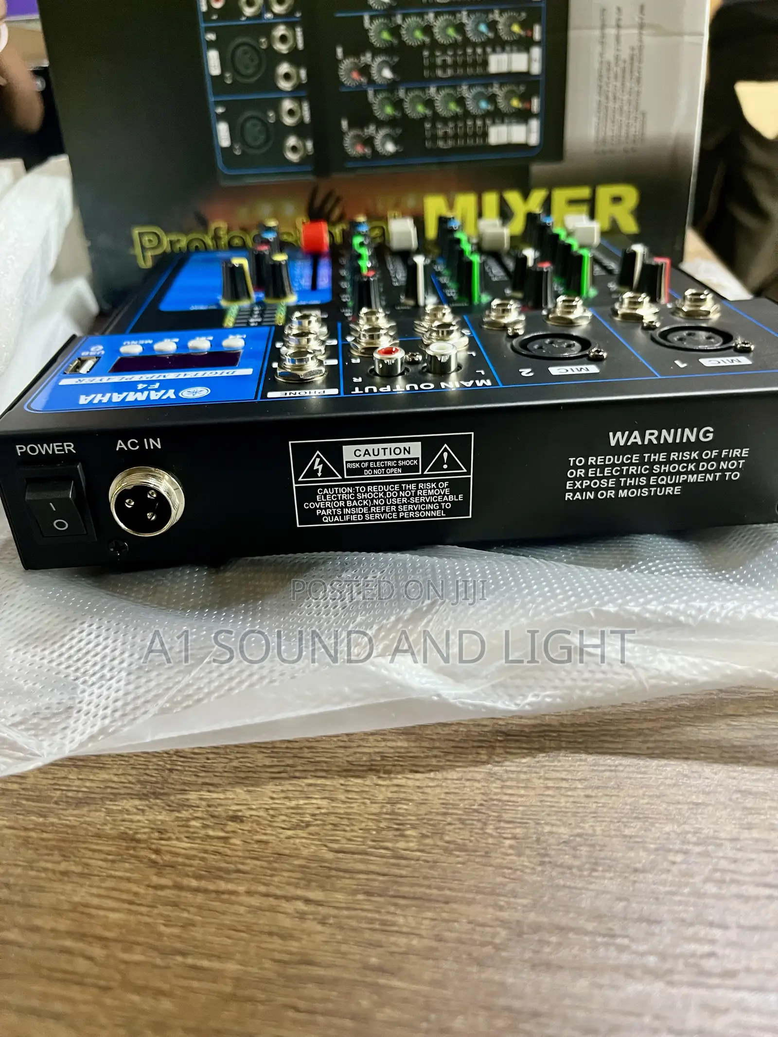 Yamaha 4 Channels Live Mixer