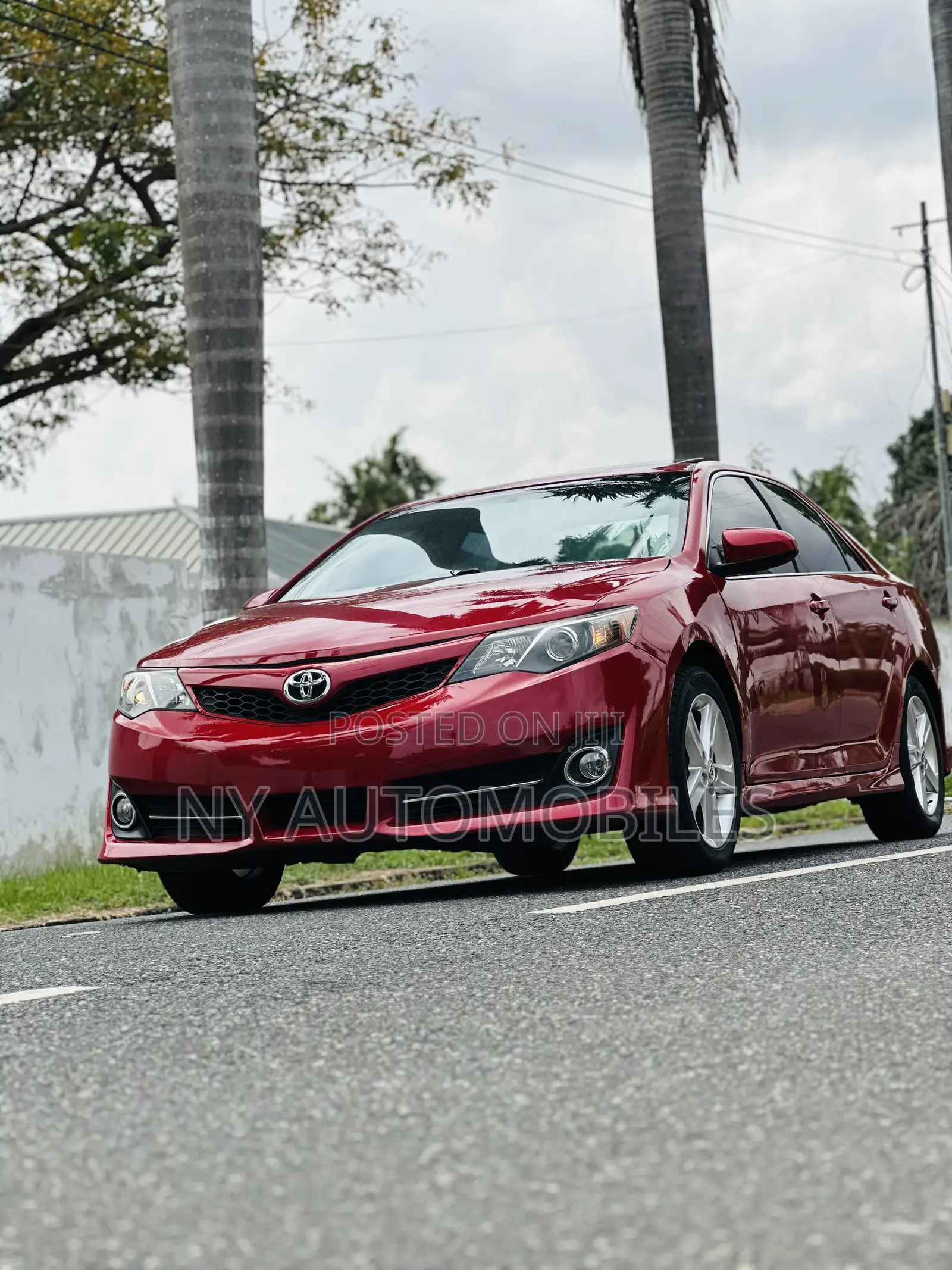 Toyota Camry SE 4dr Sedan (3.5L 6cyl 6A) 2014 Red